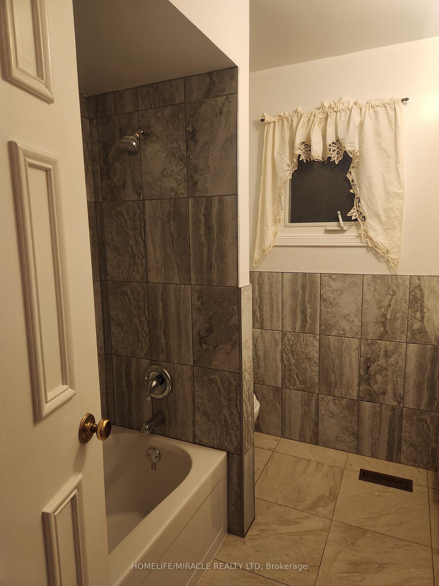 Photo 20 of 505 Raymerville Drive, Markham, Raymerville — HOMEH