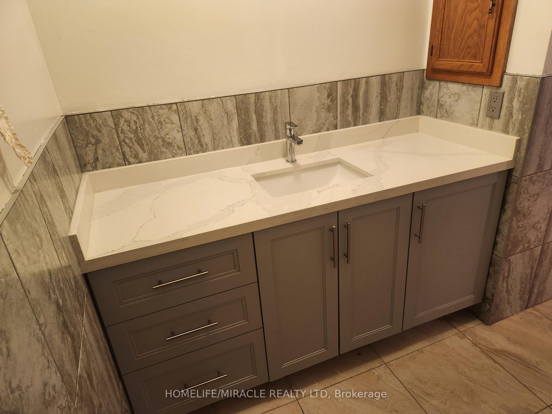 Photo 21 of 505 Raymerville Drive, Markham, Raymerville — HOMEH