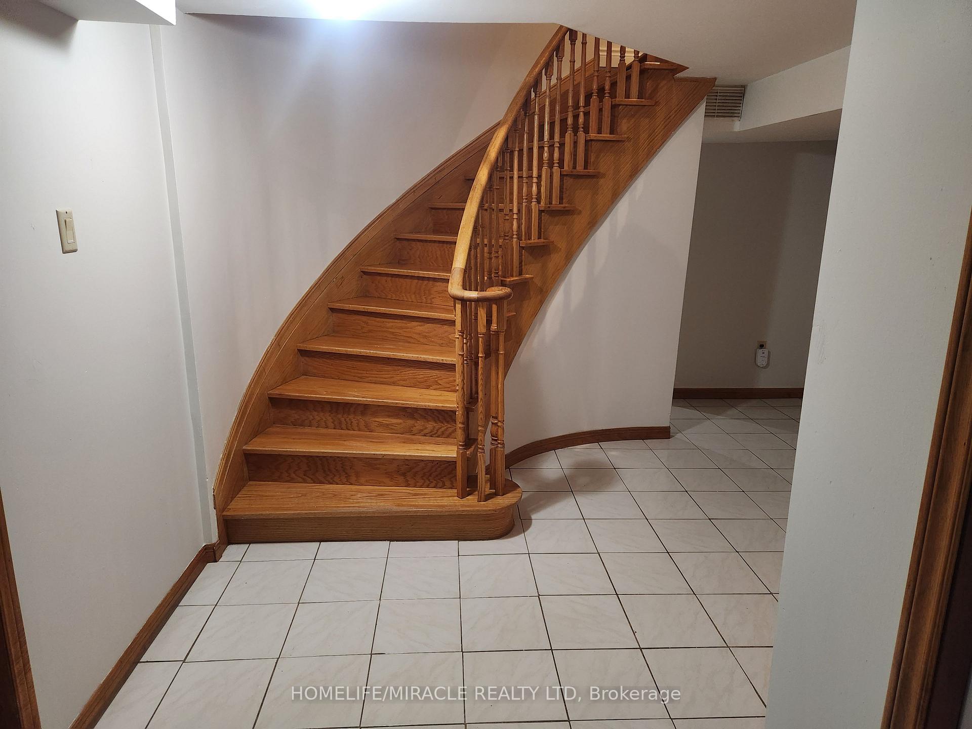 Photo 24 of 505 Raymerville Drive, Markham, Raymerville — HOMEH