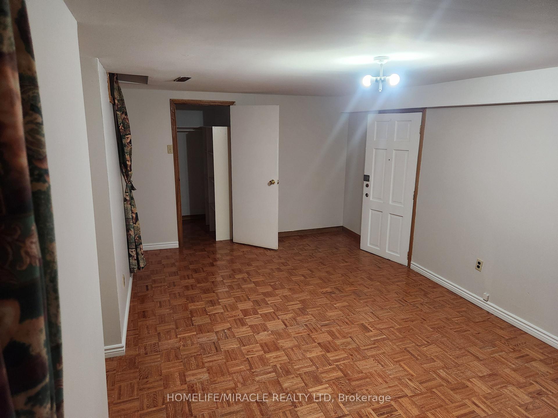 Photo 32 of 505 Raymerville Drive, Markham, Raymerville — HOMEH