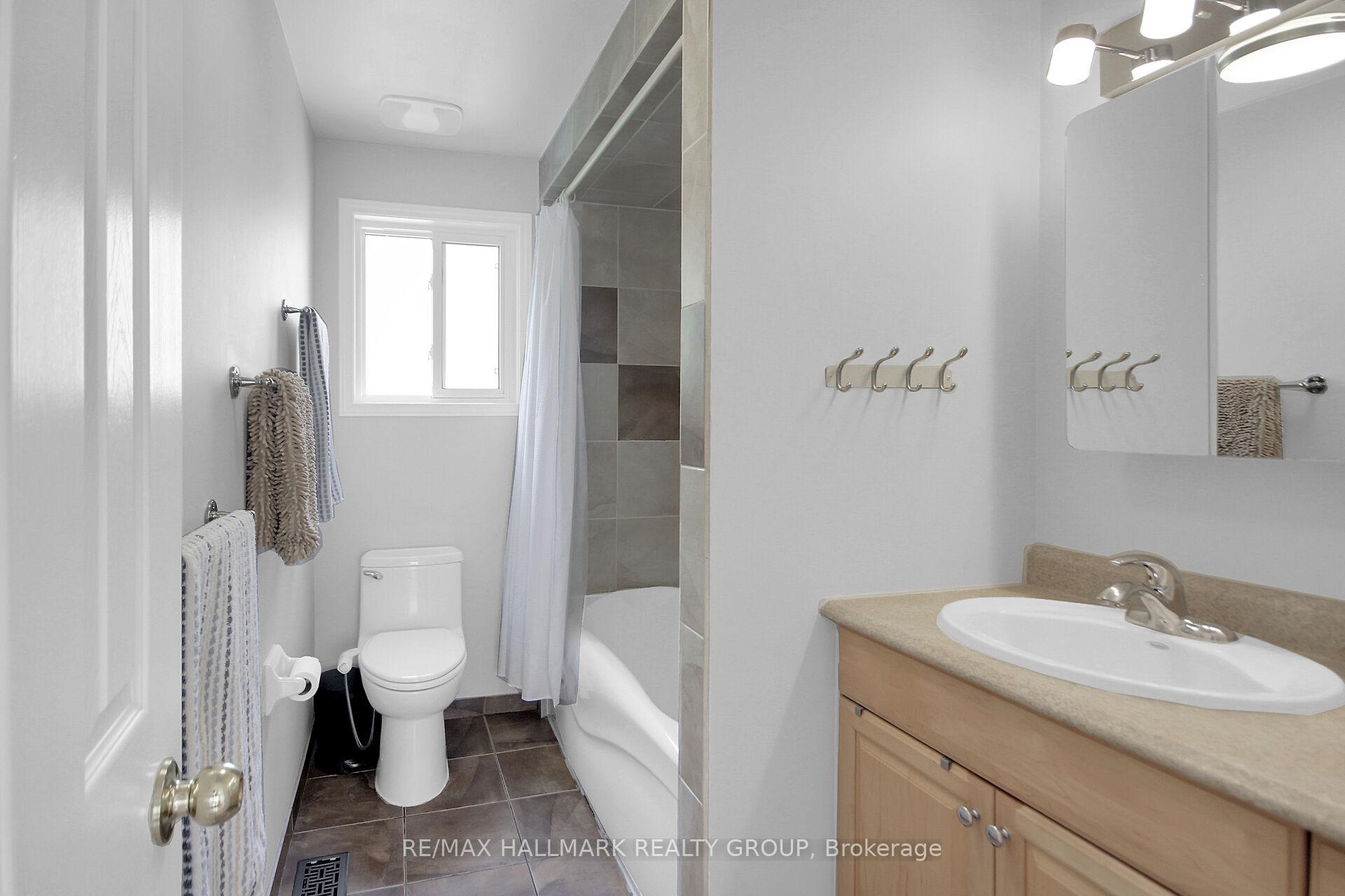 Photo 20 of 1833 Windflower Way, Ottawa, Chapel Hill — HOMEH