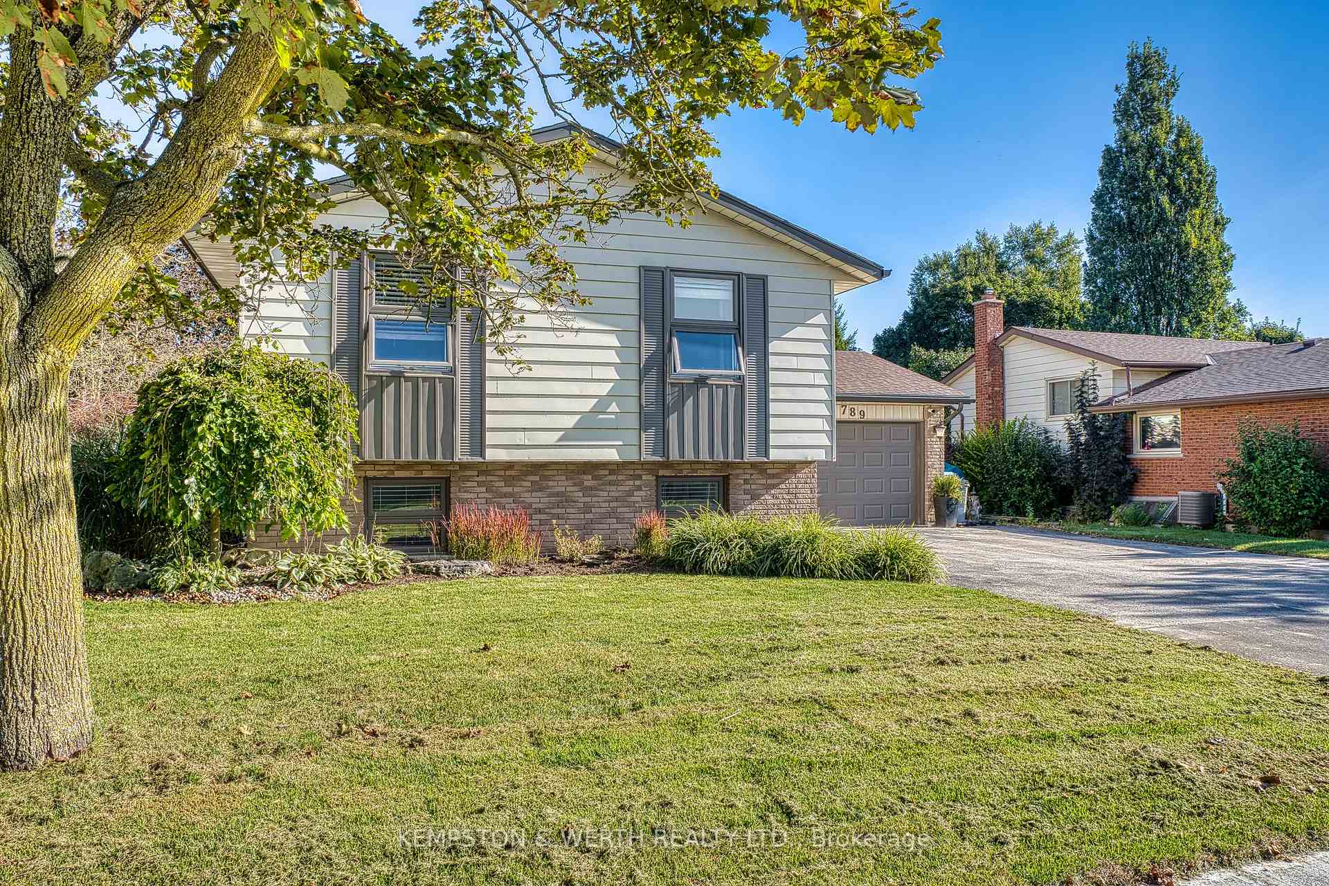 Photo 2 of 789 John Street W, North Perth, Listowel — HOMEH