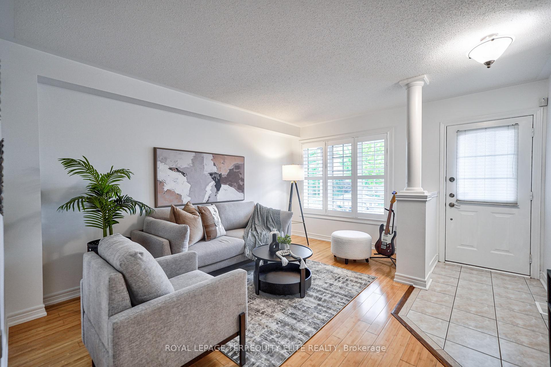 Photo 3 of 43 Royal Crown Road, Markham, Greensborough — HOMEH
