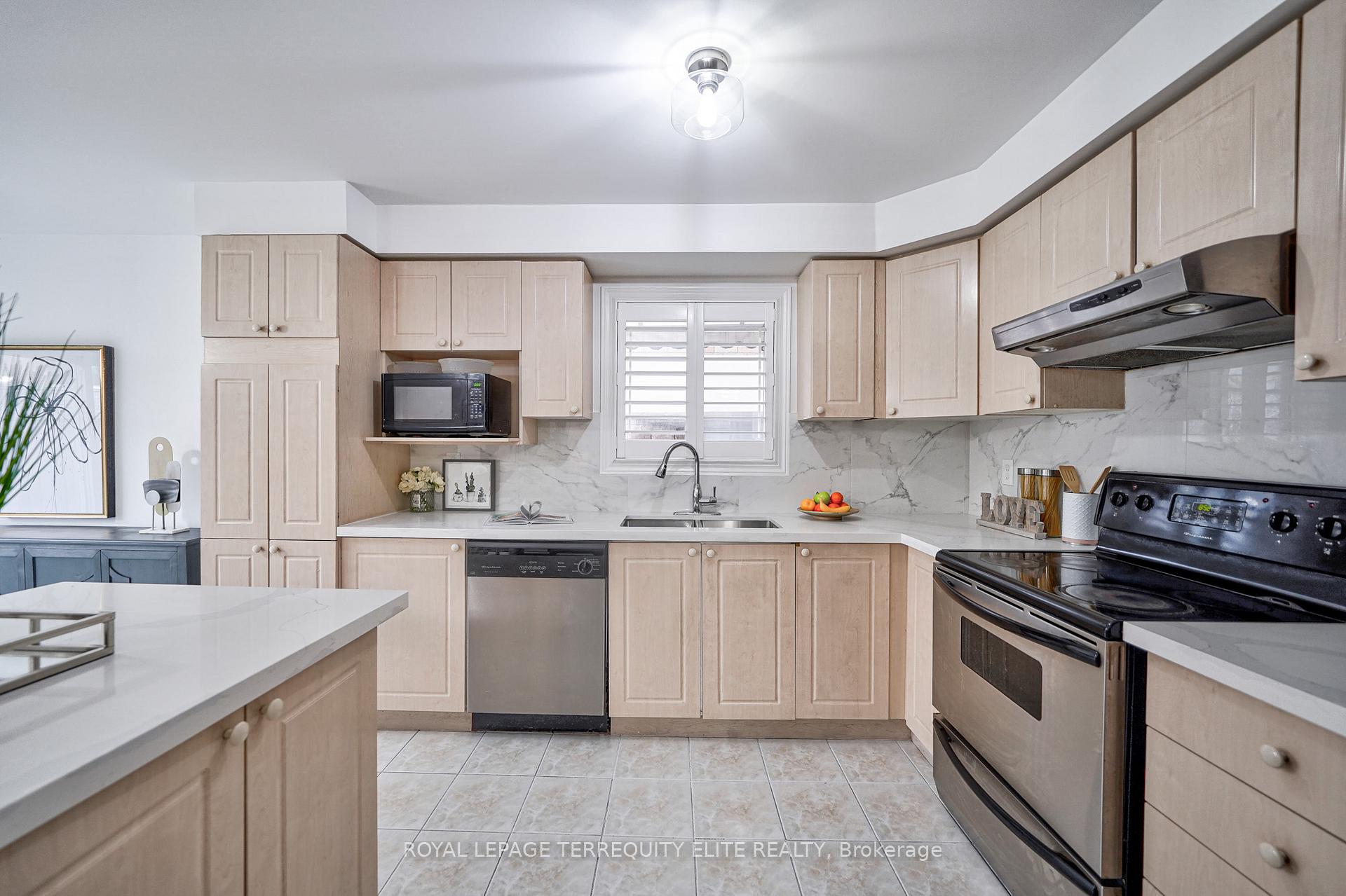 Photo 22 of 43 Royal Crown Road, Markham, Greensborough — HOMEH