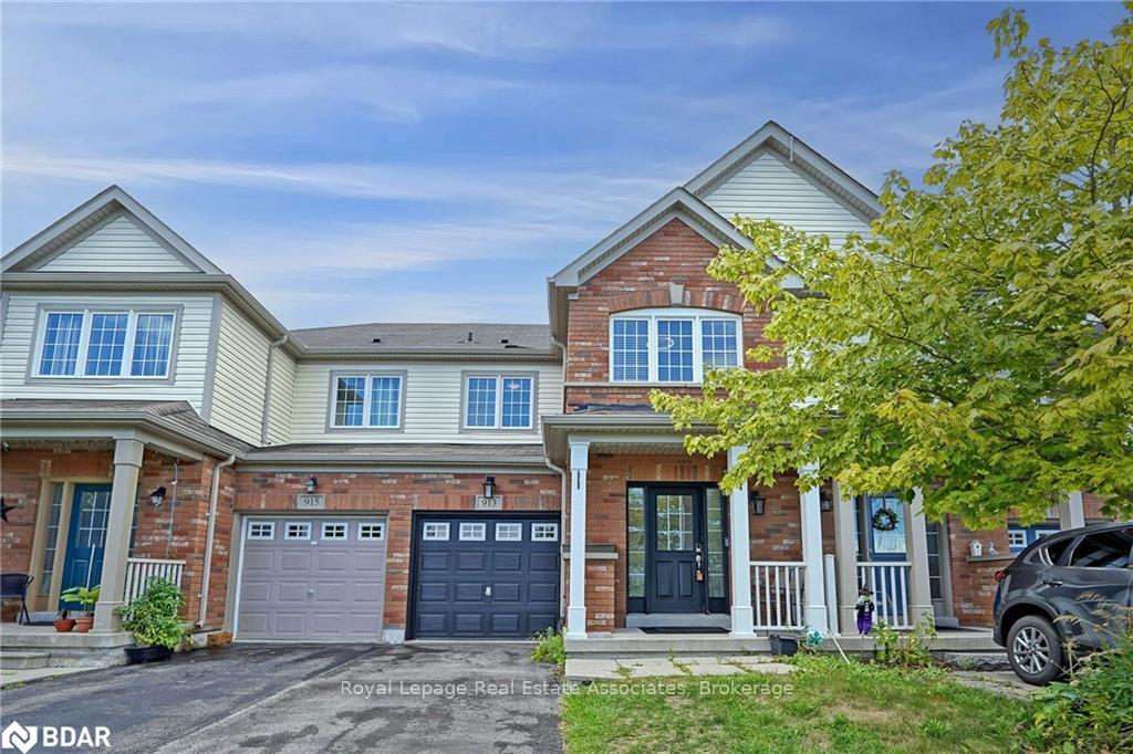 Photo 4 of 913 Fetchison Drive, Oshawa, Taunton — HOMEH