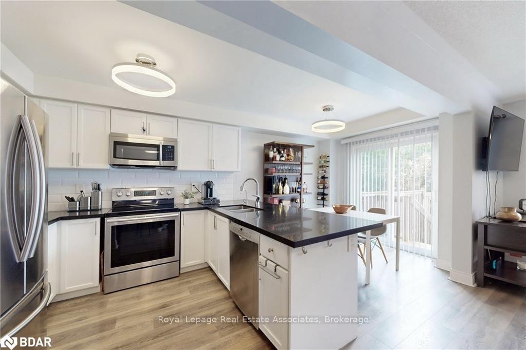 Photo 14 of 913 Fetchison Drive, Oshawa, Taunton — HOMEH