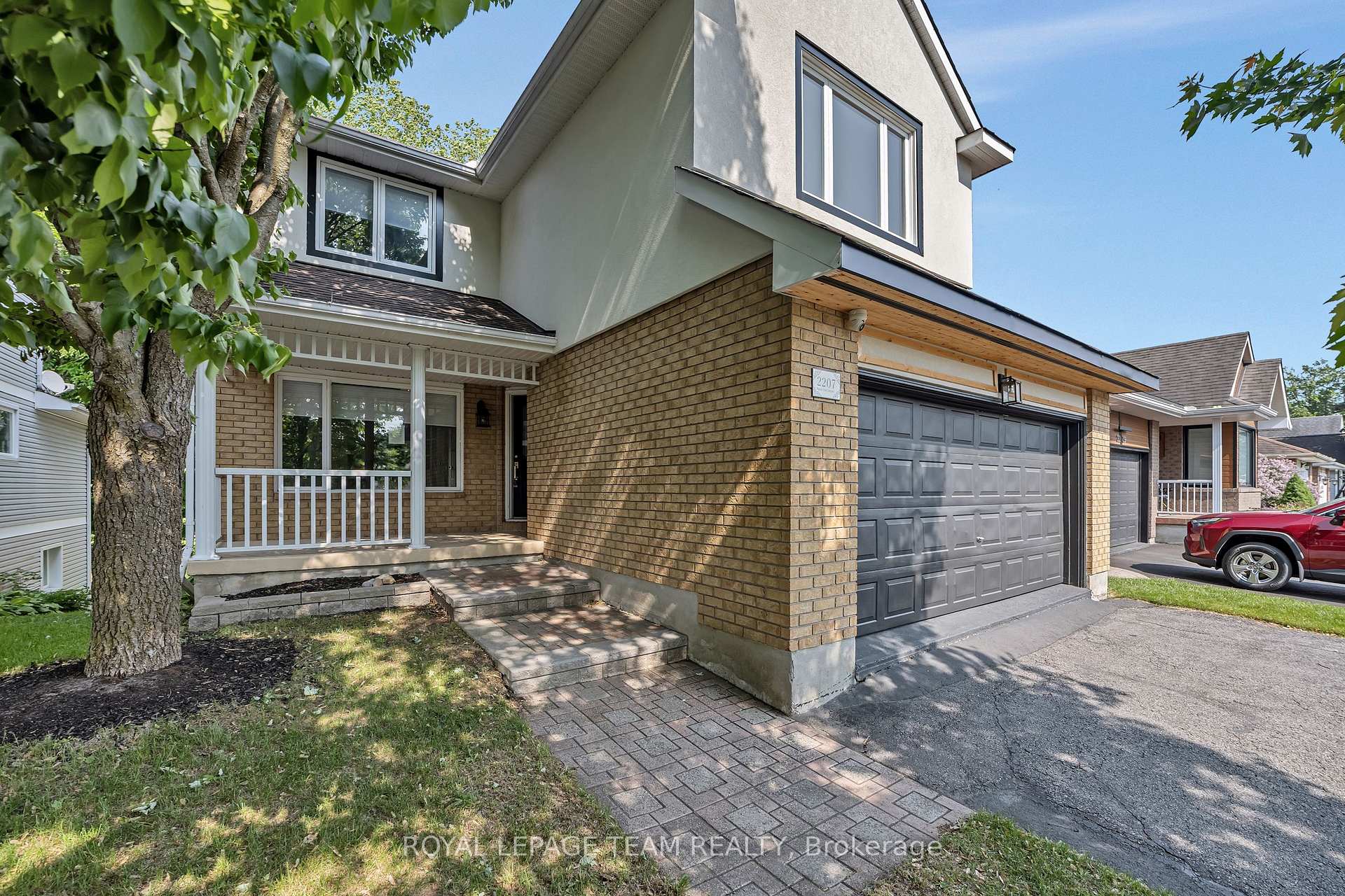 Photo 3 of 2207 Nature Trail Crescent, Ottawa, Chapel Hill South - Orleans Village — HOMEH