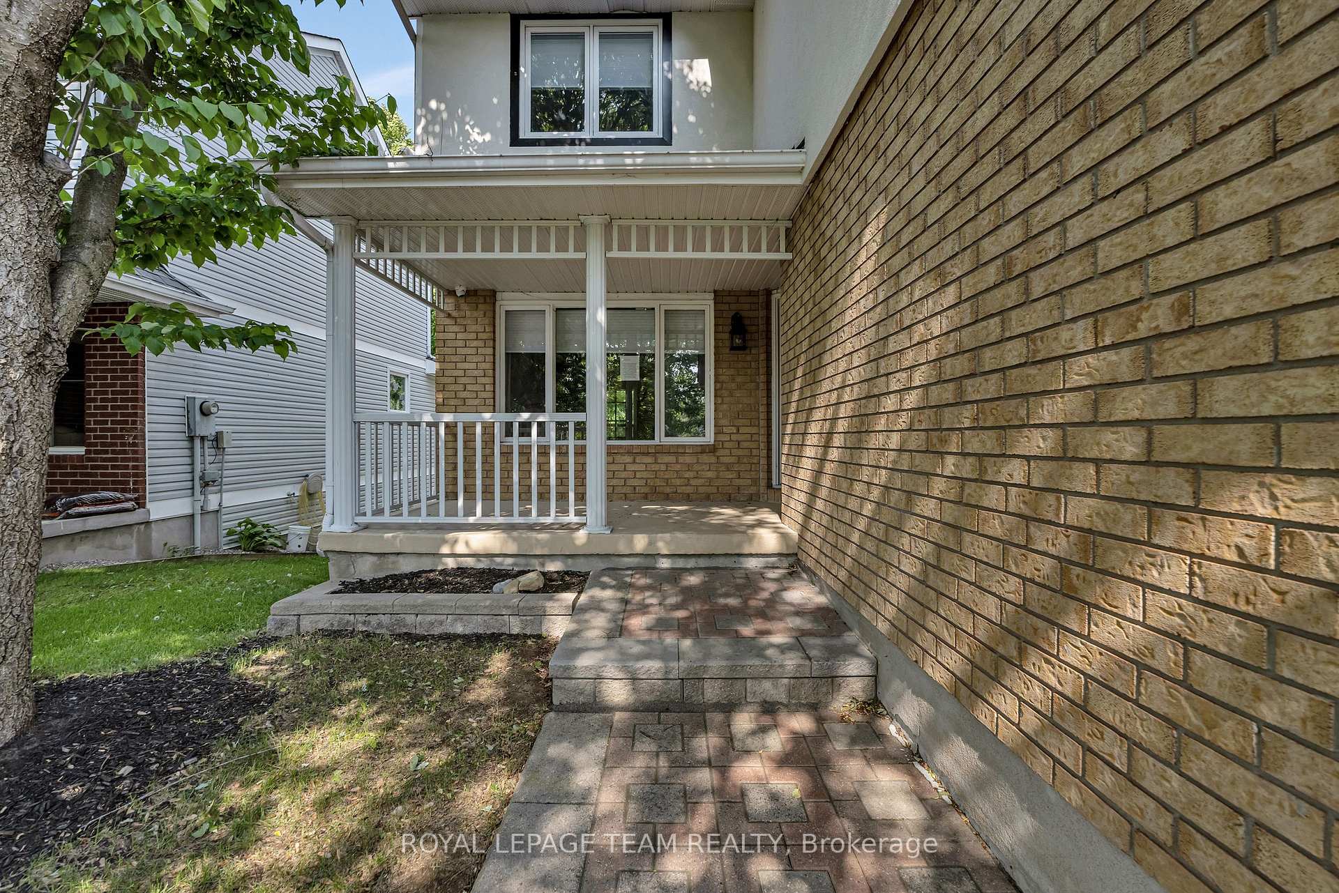 Photo 4 of 2207 Nature Trail Crescent, Ottawa, Chapel Hill South - Orleans Village — HOMEH