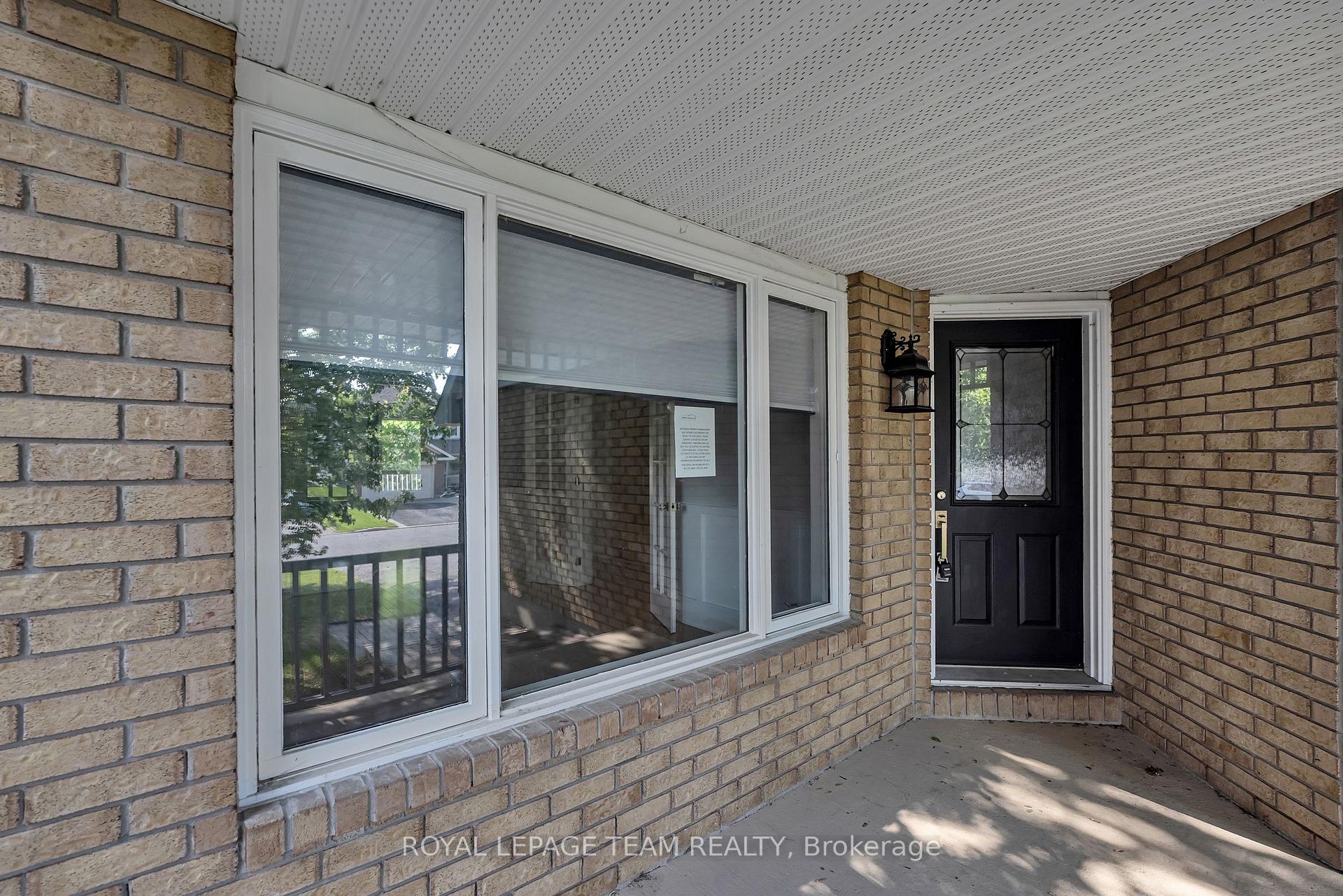 Photo 6 of 2207 Nature Trail Crescent, Ottawa, Chapel Hill South - Orleans Village — HOMEH