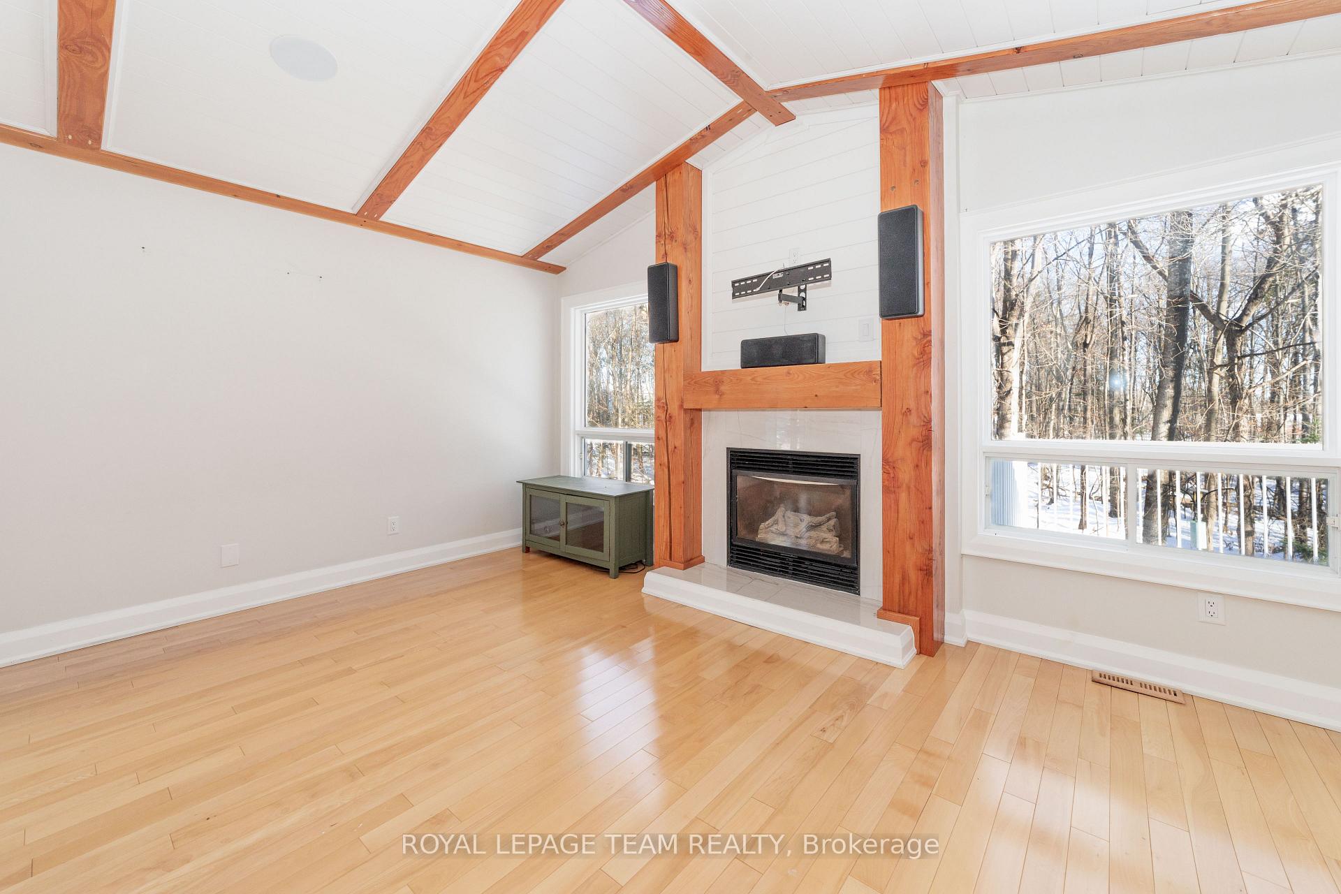 Photo 11 of 2207 Nature Trail Crescent, Ottawa, Chapel Hill South - Orleans Village — HOMEH