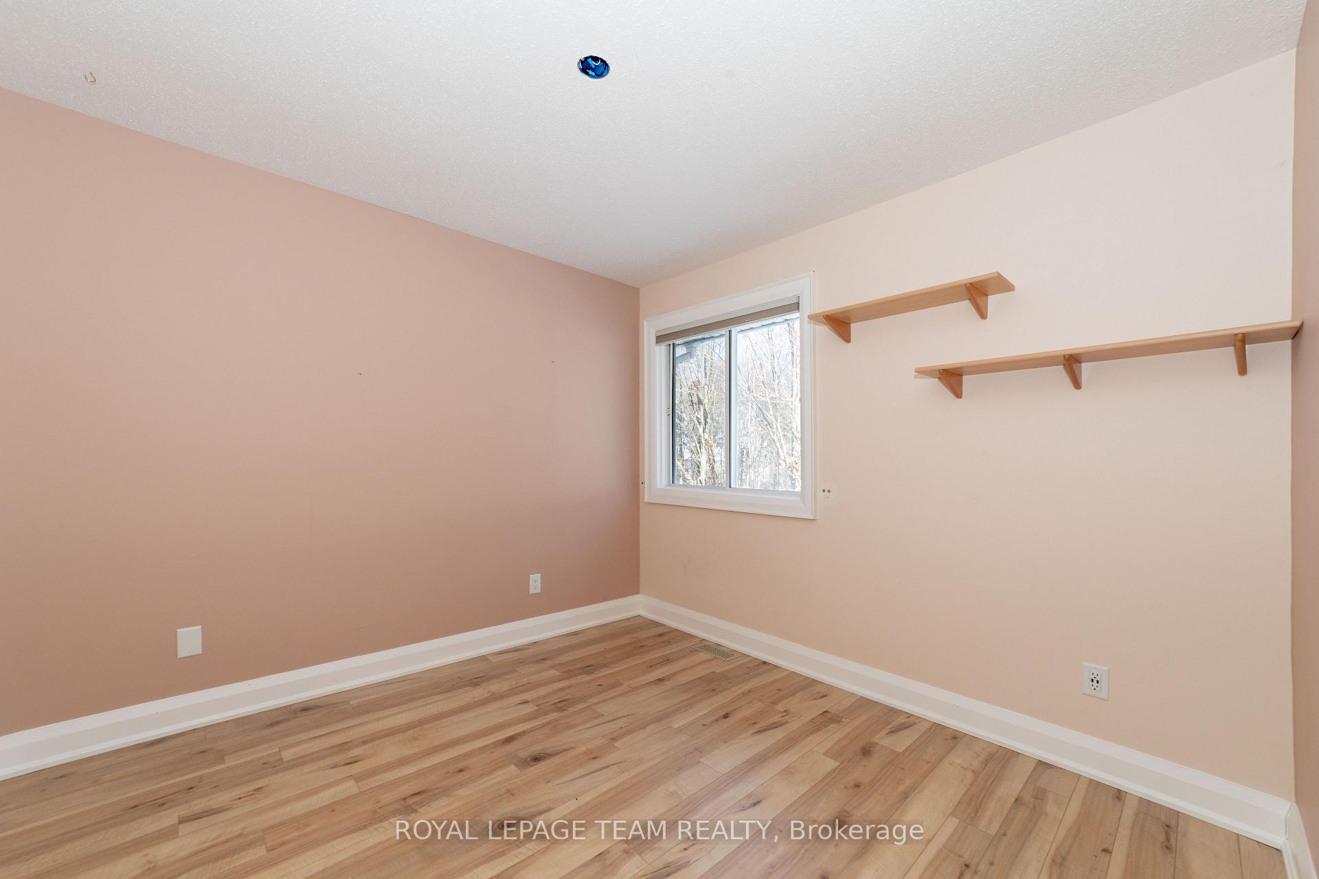 Photo 19 of 2207 Nature Trail Crescent, Ottawa, Chapel Hill South - Orleans Village — HOMEH