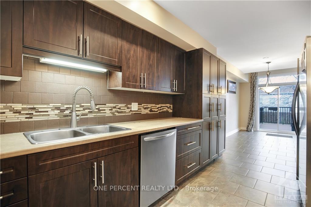 Photo 13 of 92 Carwood Circle, Ottawa, Carson Meadows — HOMEH