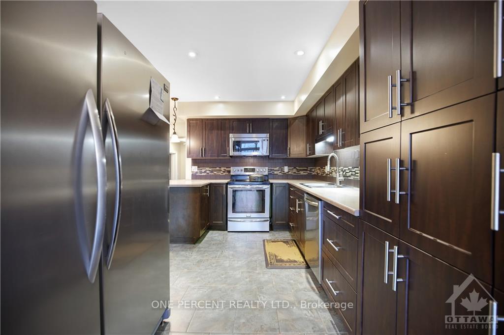 Photo 14 of 92 Carwood Circle, Ottawa, Carson Meadows — HOMEH