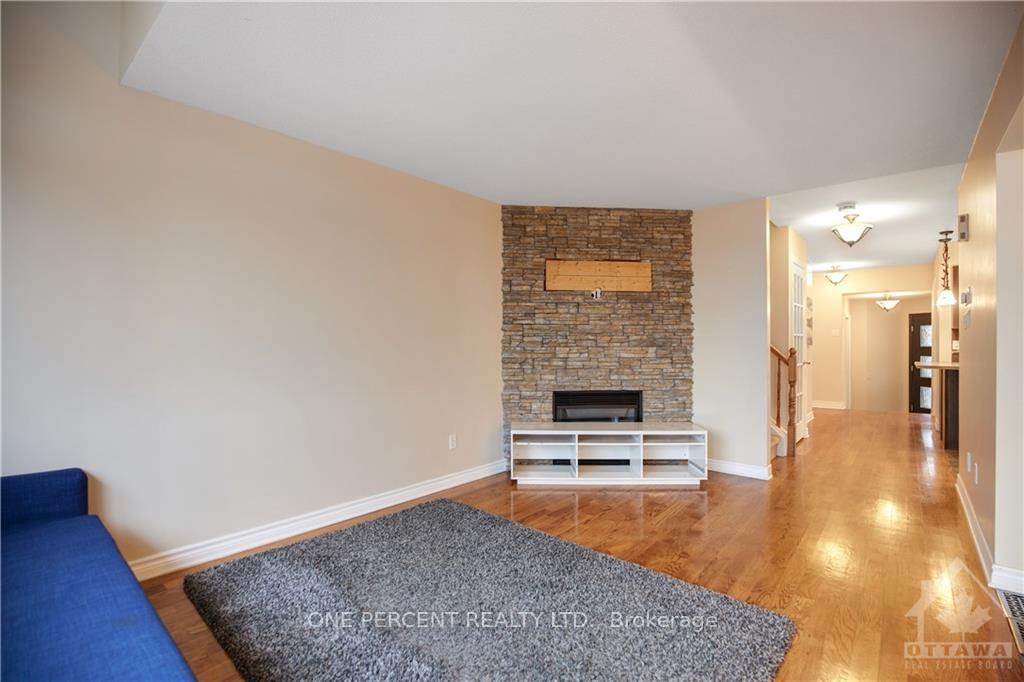 Photo 16 of 92 Carwood Circle, Ottawa, Carson Meadows — HOMEH