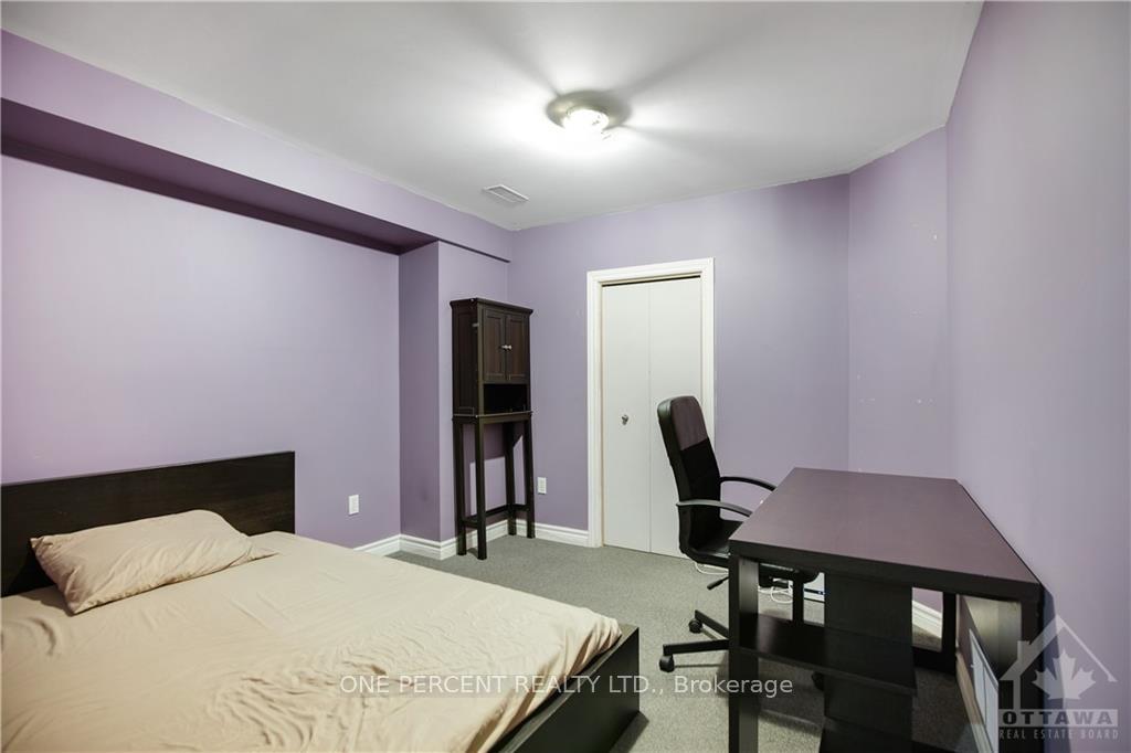 Photo 24 of 92 Carwood Circle, Ottawa, Carson Meadows — HOMEH