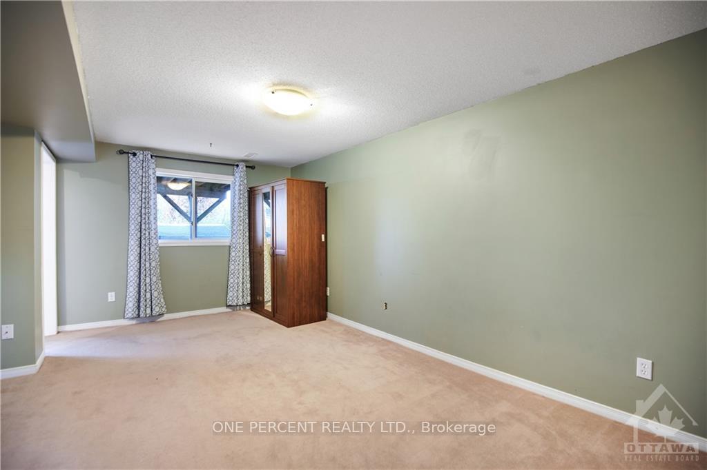 Photo 25 of 92 Carwood Circle, Ottawa, Carson Meadows — HOMEH
