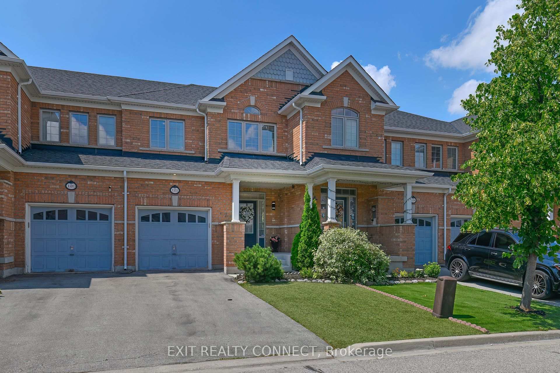 Front of 122 Aird Court