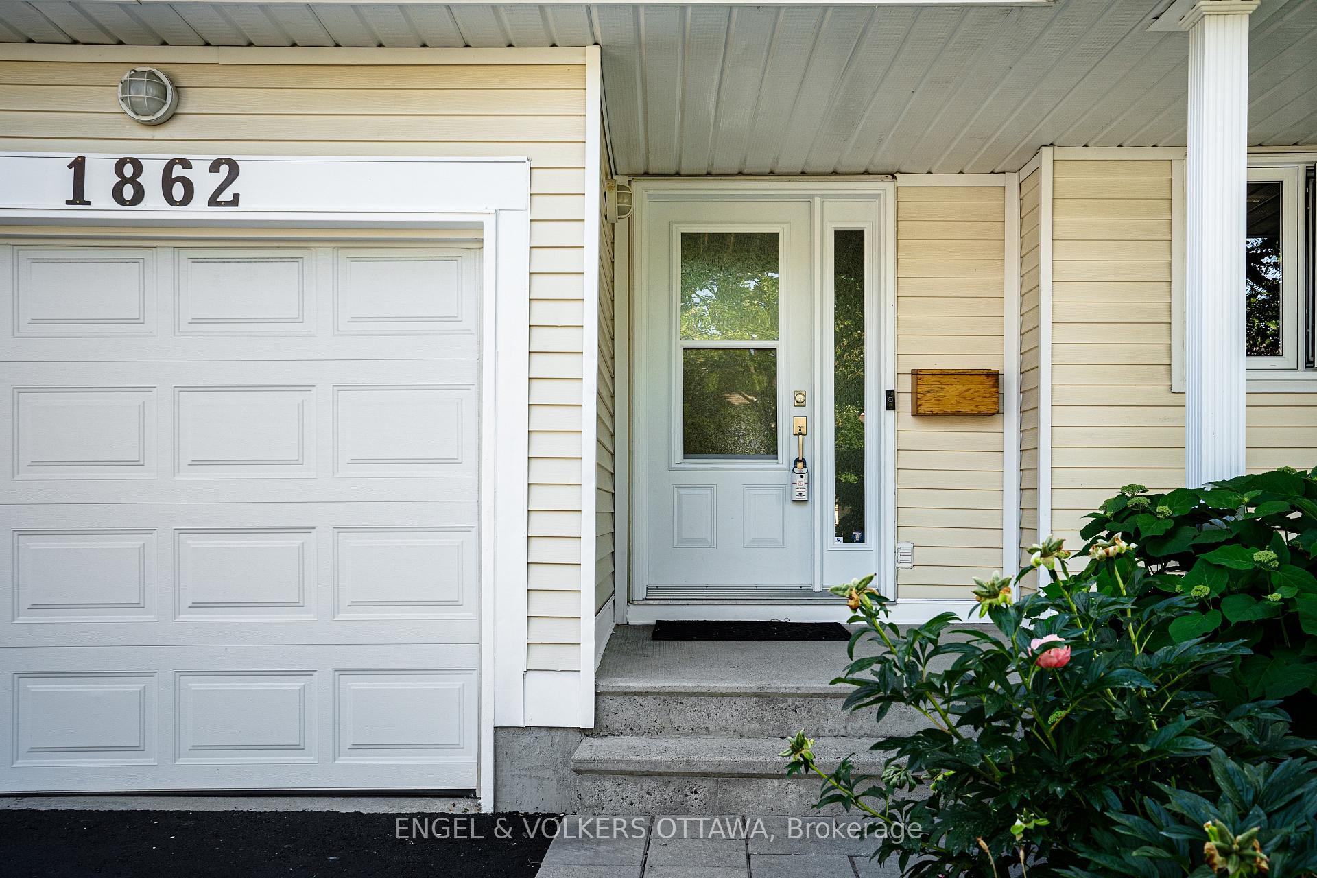 Photo 4 of 1862 Windflower Way, Ottawa, Chapel Hill — HOMEH