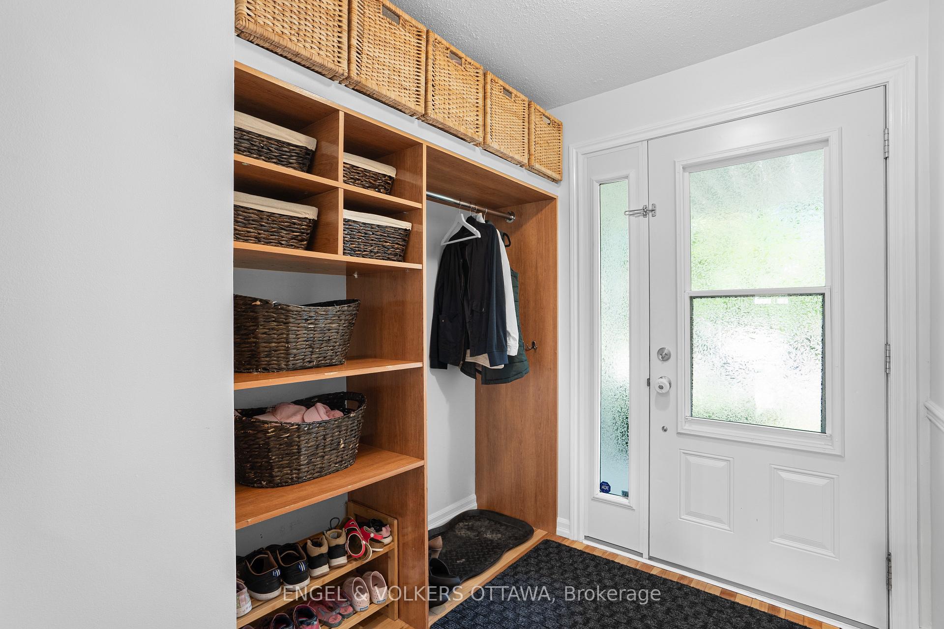 Photo 6 of 1862 Windflower Way, Ottawa, Chapel Hill — HOMEH