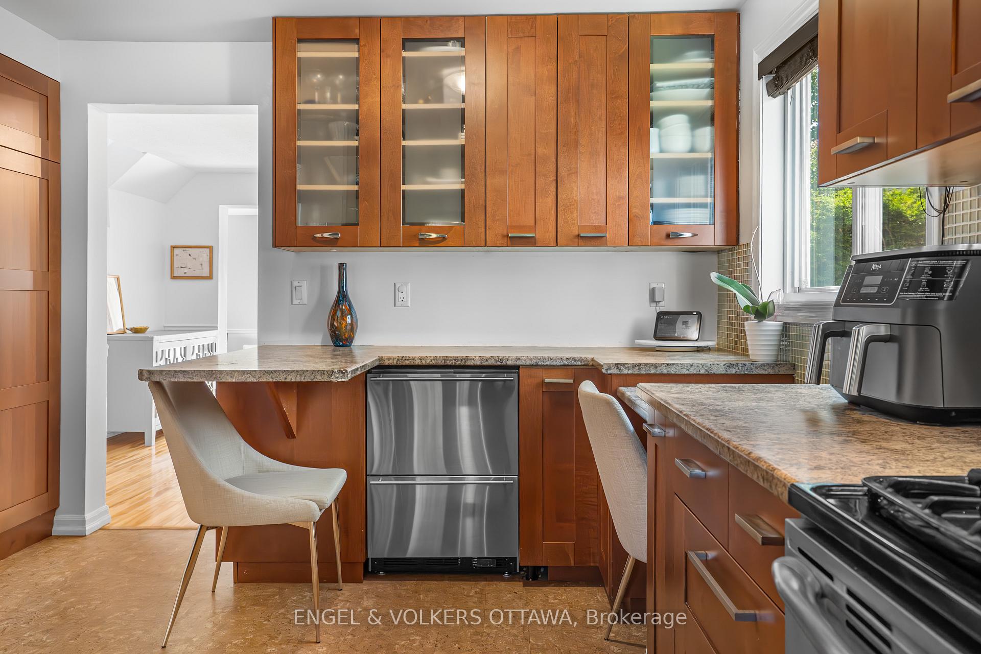 Photo 14 of 1862 Windflower Way, Ottawa, Chapel Hill — HOMEH