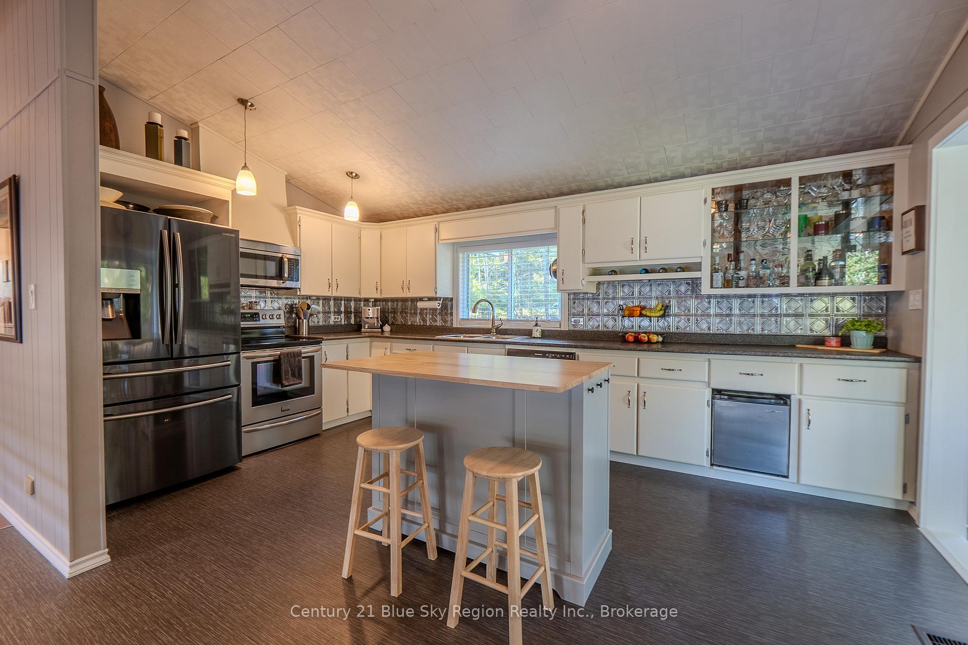 Photo 8 of 1370 Peninsula Road, North Bay, Birchaven — HOMEH
