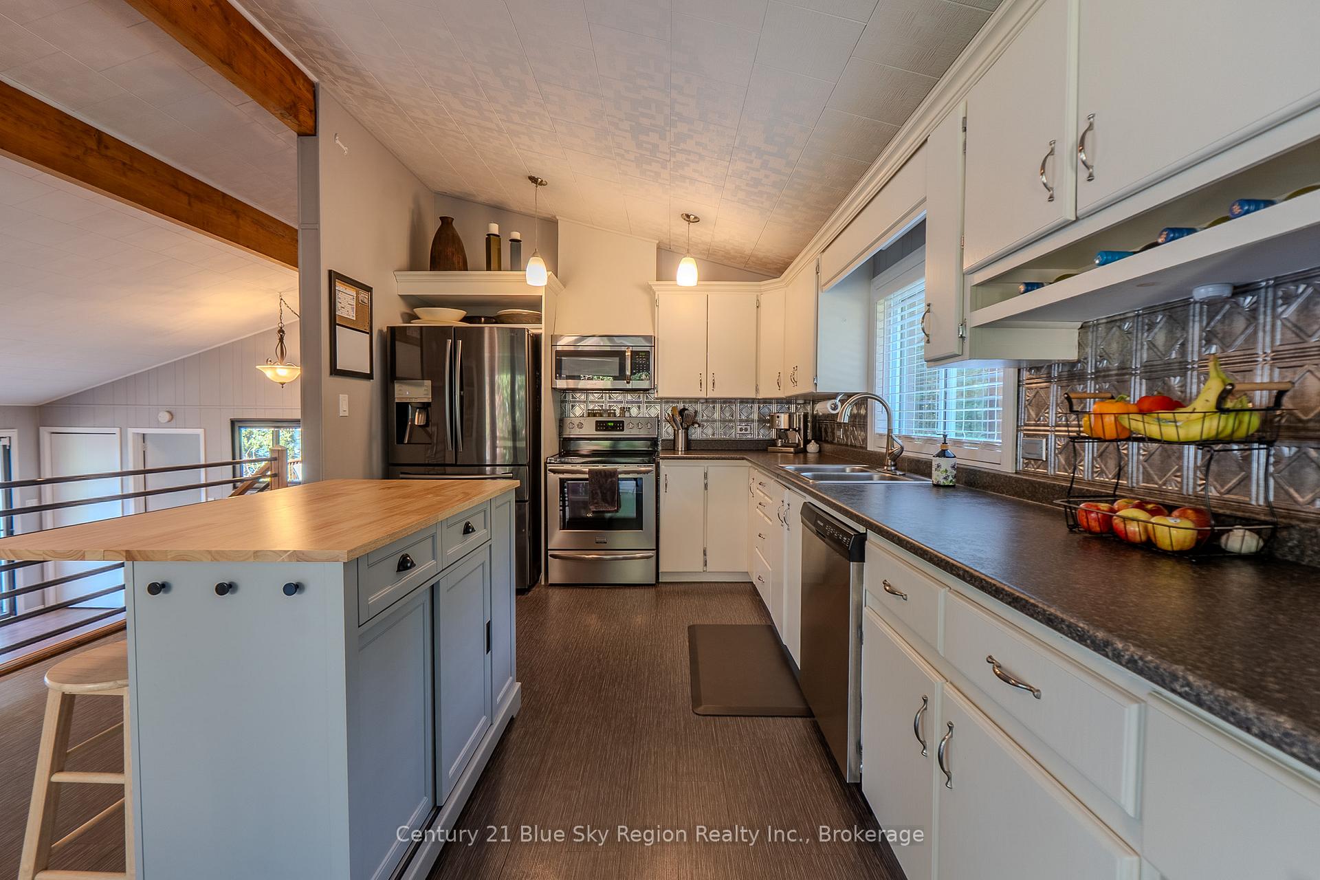 Photo 10 of 1370 Peninsula Road, North Bay, Birchaven — HOMEH