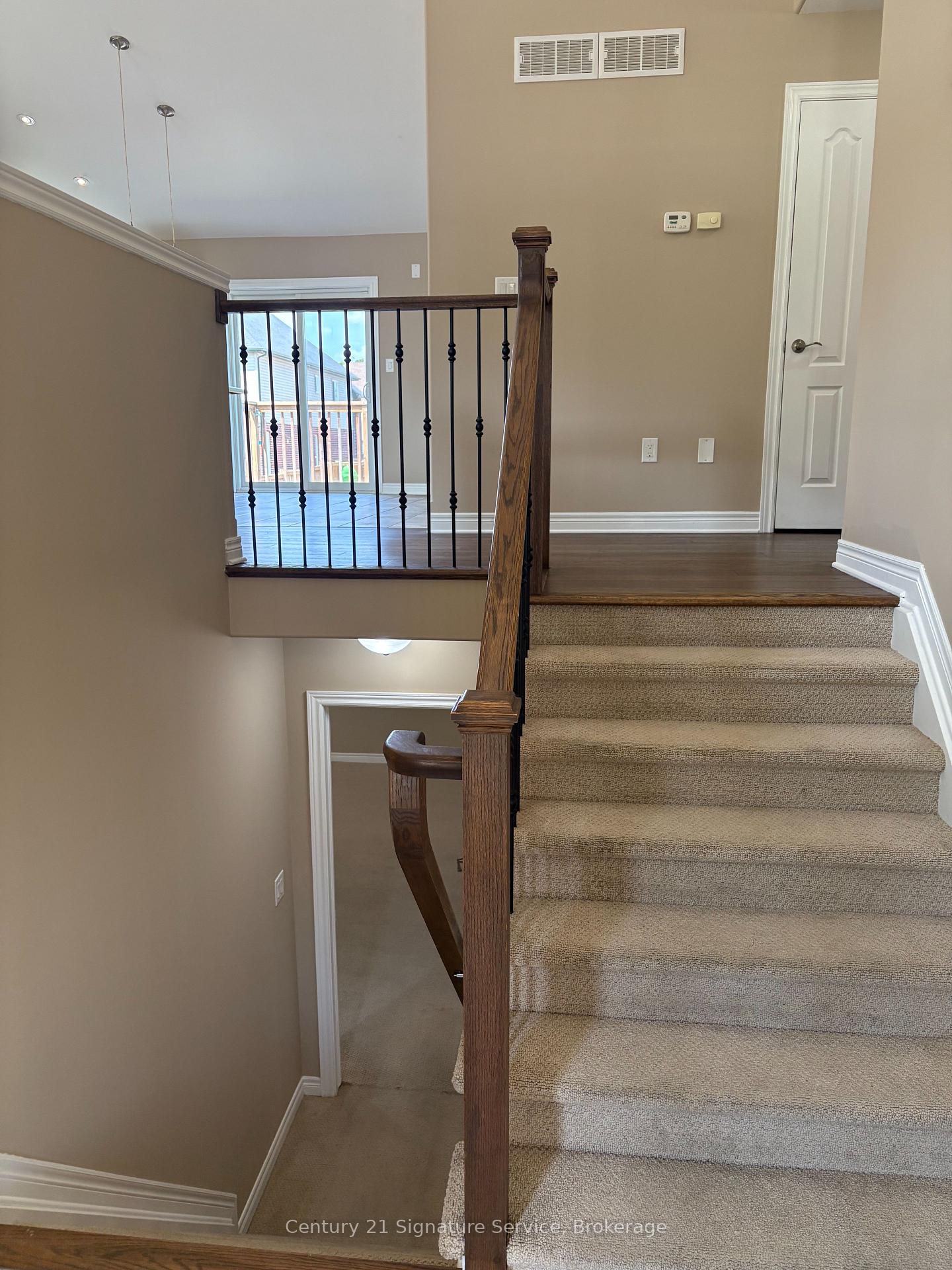 Photo 2 of 7813 Oldfield Road, Niagara Falls, Oldfield — HOMEH