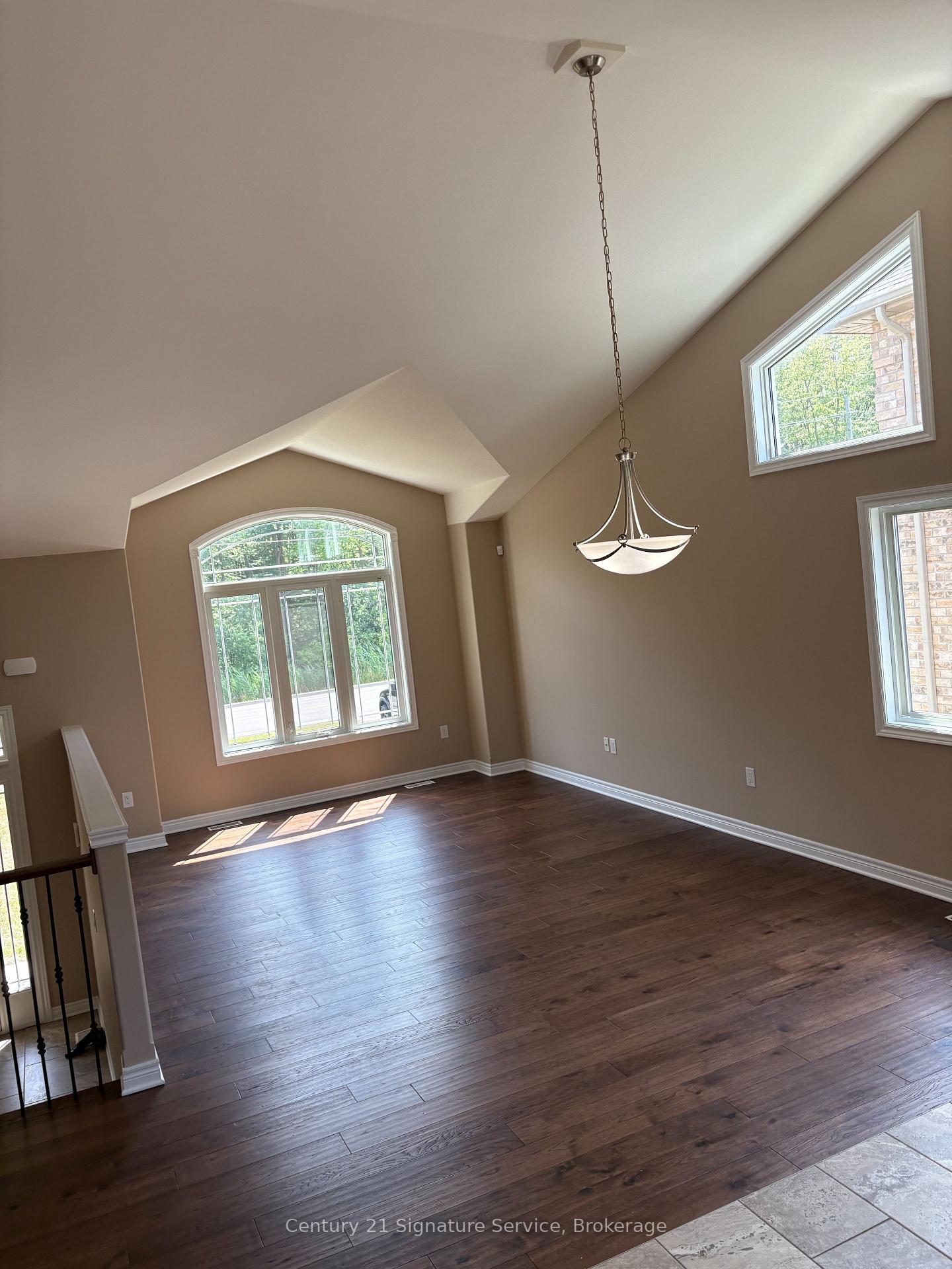 Photo 6 of 7813 Oldfield Road, Niagara Falls, Oldfield — HOMEH