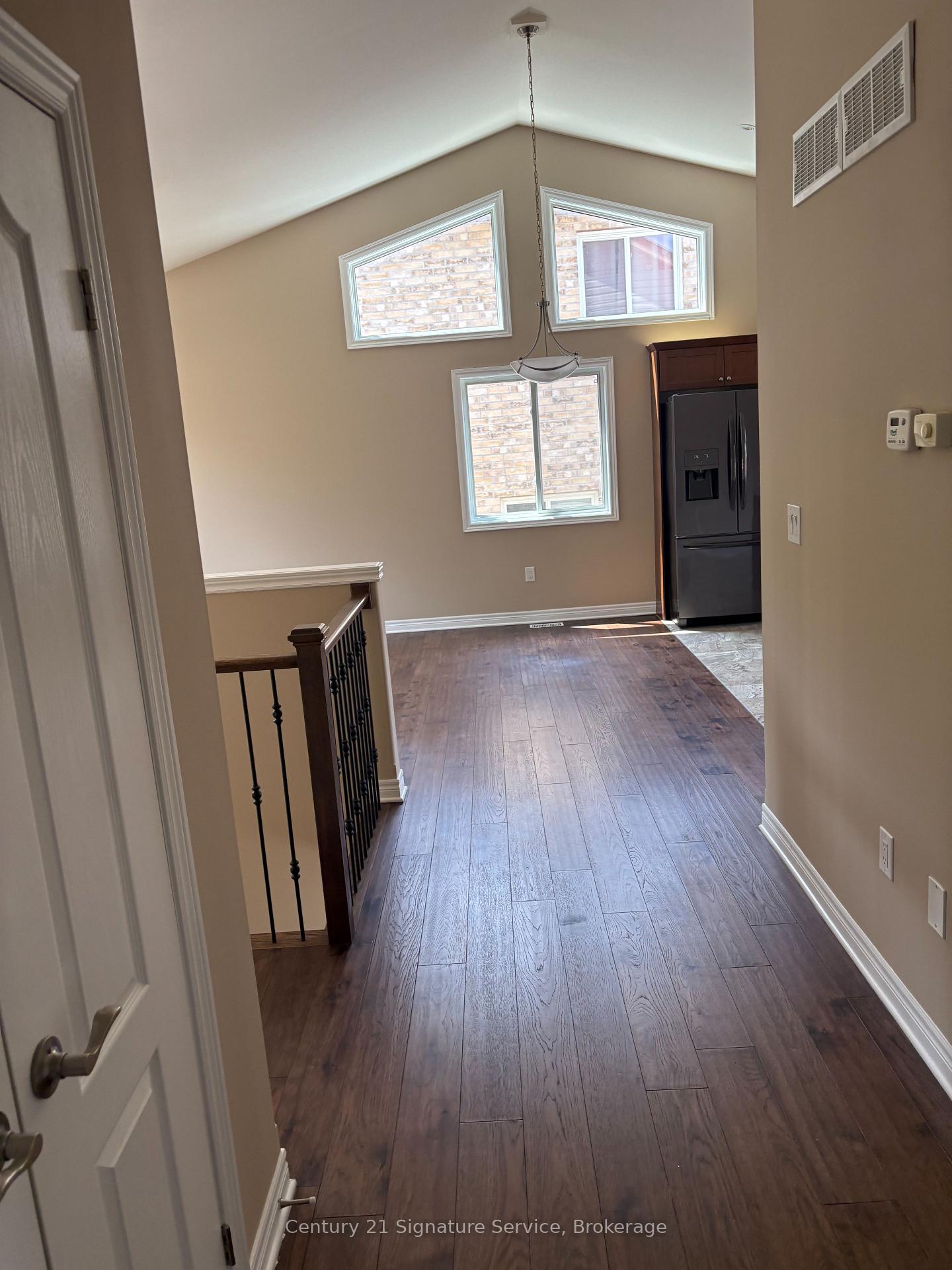 Photo 9 of 7813 Oldfield Road, Niagara Falls, Oldfield — HOMEH