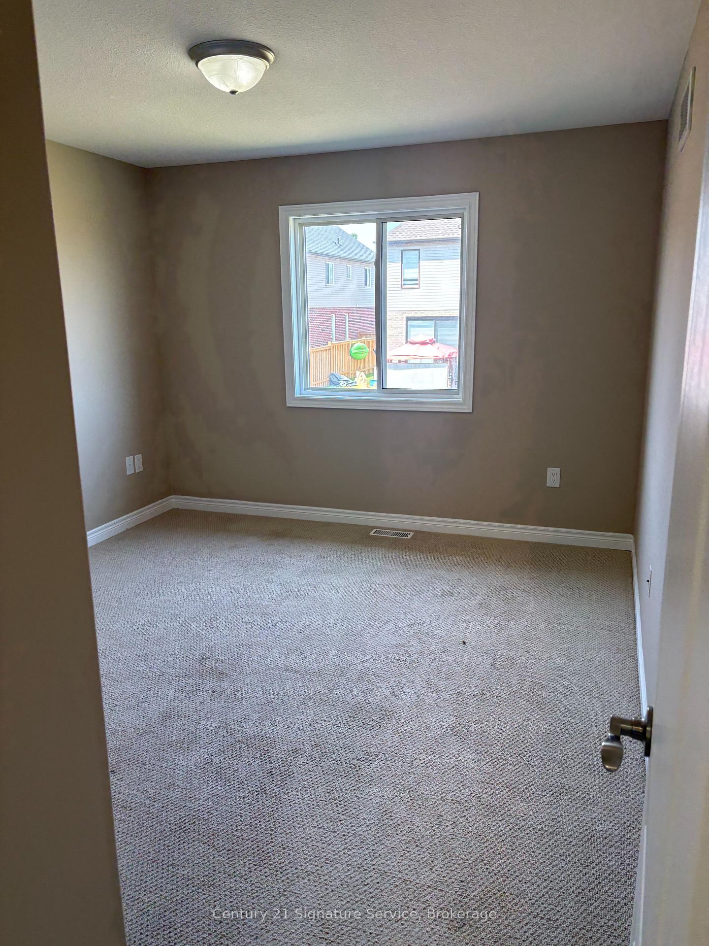 Photo 10 of 7813 Oldfield Road, Niagara Falls, Oldfield — HOMEH