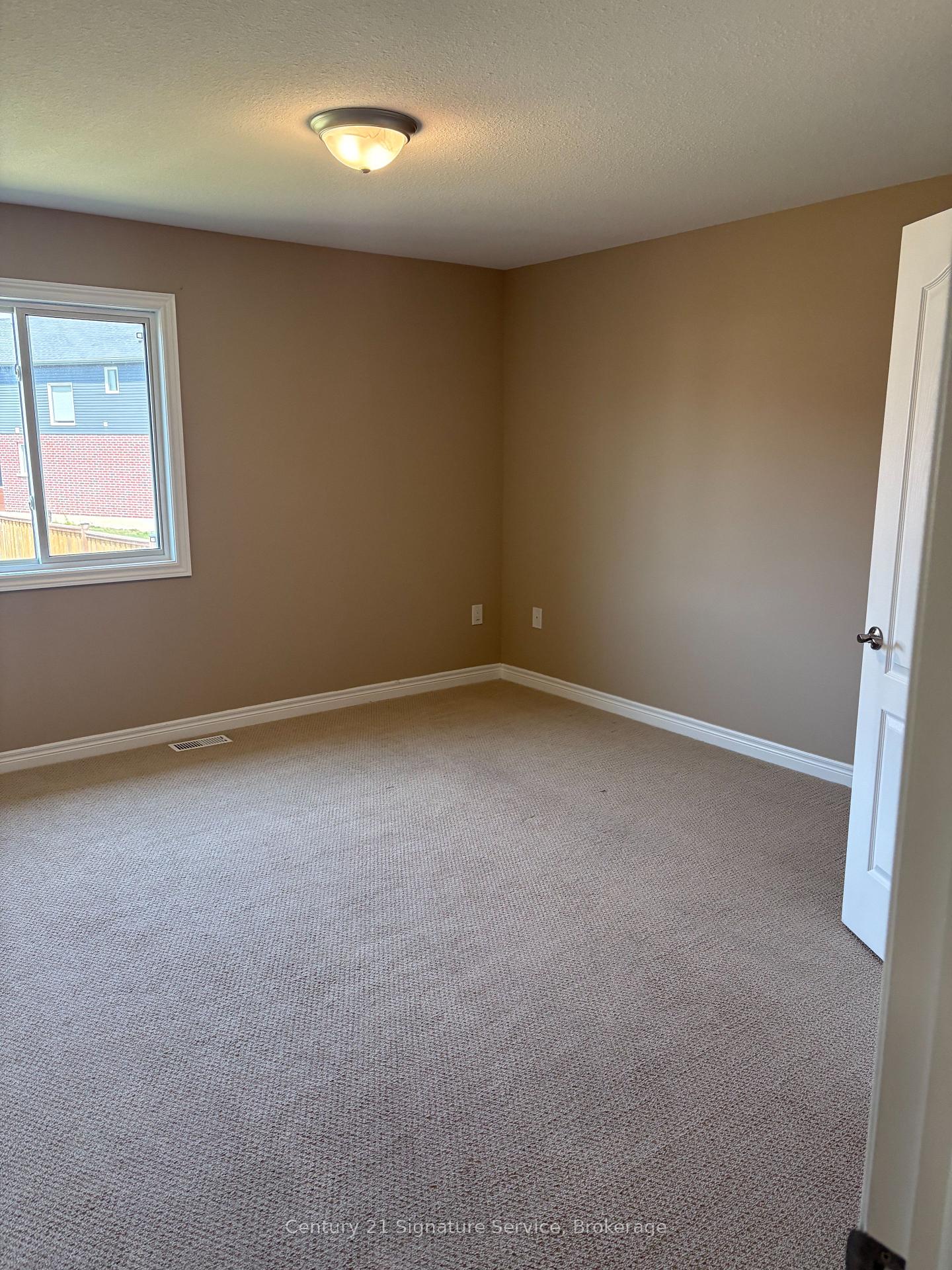 Photo 11 of 7813 Oldfield Road, Niagara Falls, Oldfield — HOMEH