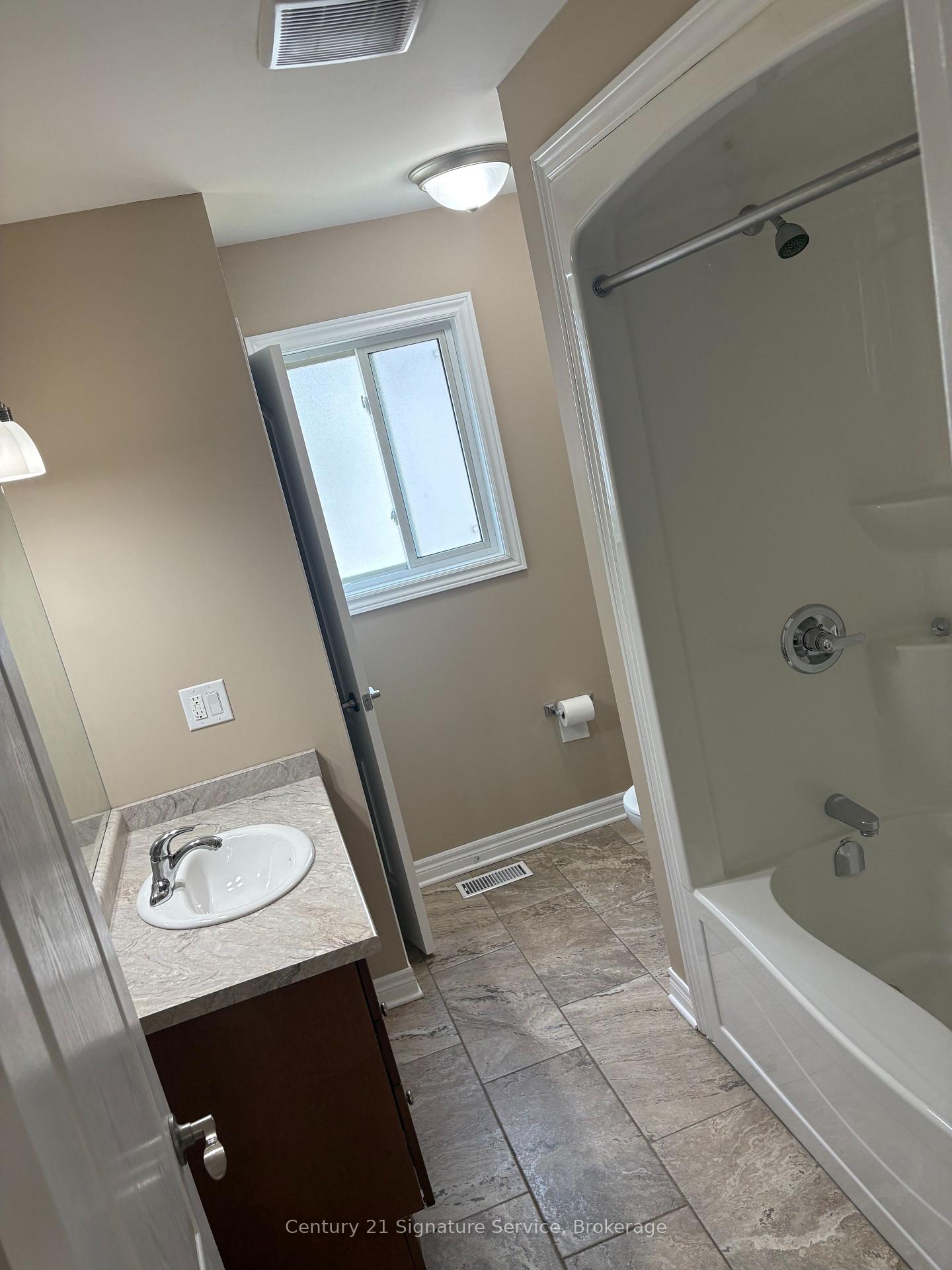 Photo 12 of 7813 Oldfield Road, Niagara Falls, Oldfield — HOMEH