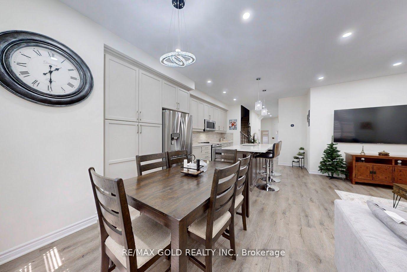 Photo 2 of 1230 Hazel Way, Milton, Cobban — HOMEH