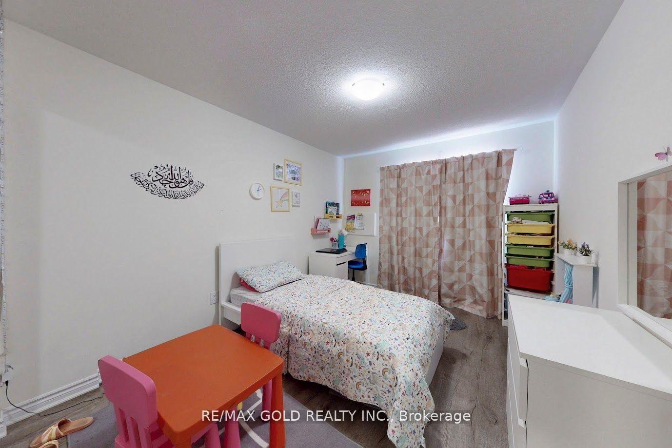 Photo 15 of 1230 Hazel Way, Milton, Cobban — HOMEH