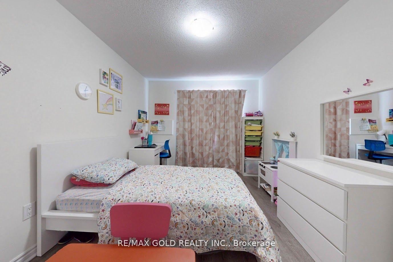 Photo 14 of 1230 Hazel Way, Milton, Cobban — HOMEH