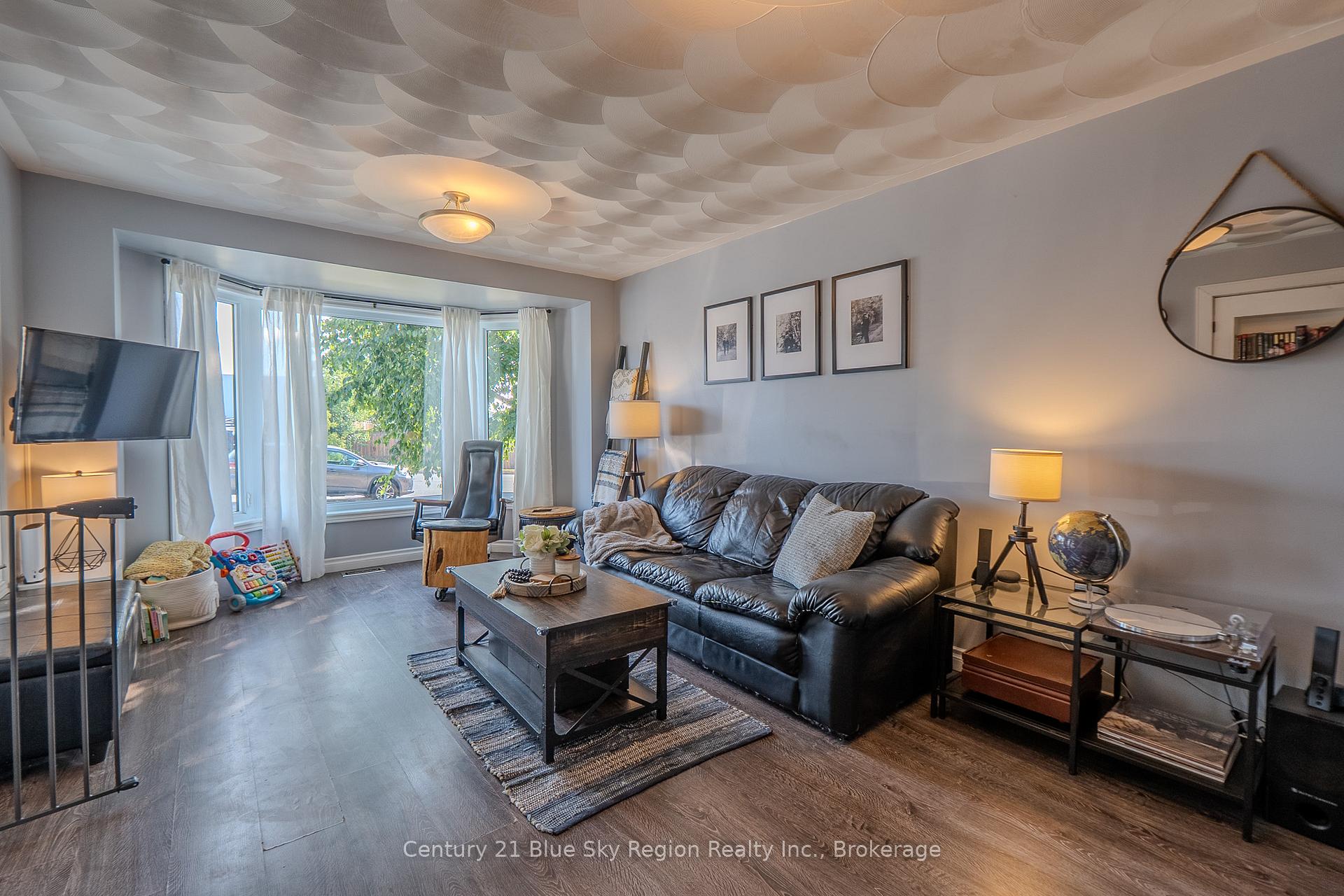Photo 11 of 2624 Connaught Avenue, North Bay, Birchaven — HOMEH