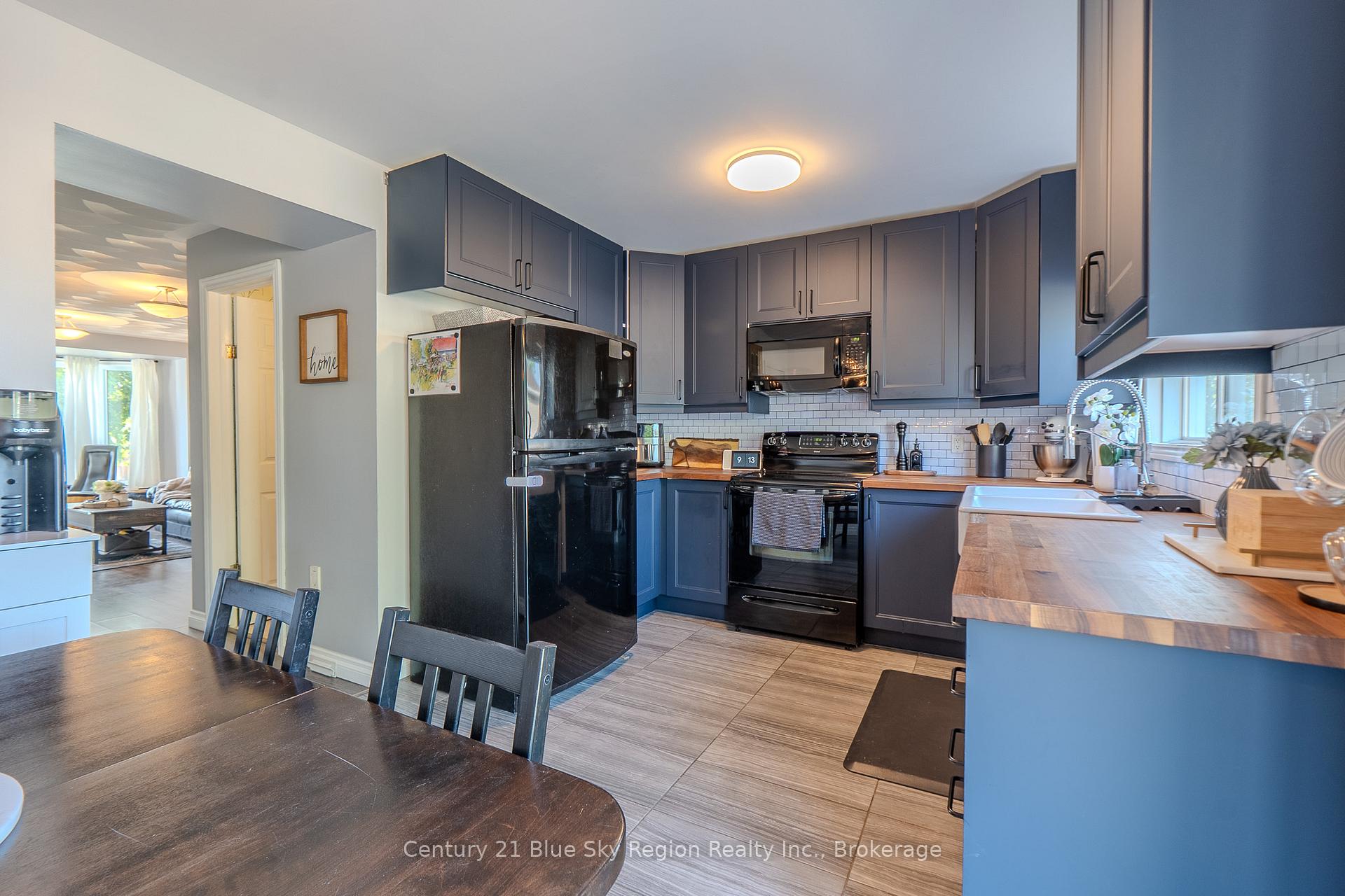 Photo 13 of 2624 Connaught Avenue, North Bay, Birchaven — HOMEH