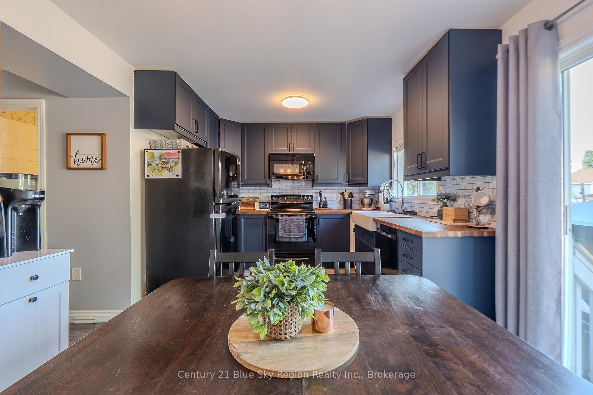 Photo 16 of 2624 Connaught Avenue, North Bay, Birchaven — HOMEH