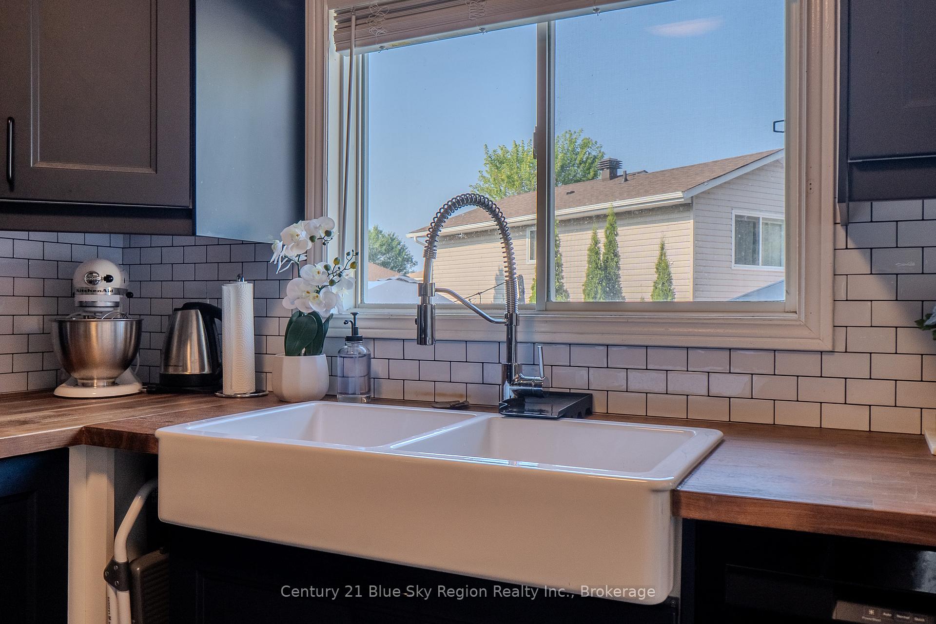 Photo 17 of 2624 Connaught Avenue, North Bay, Birchaven — HOMEH