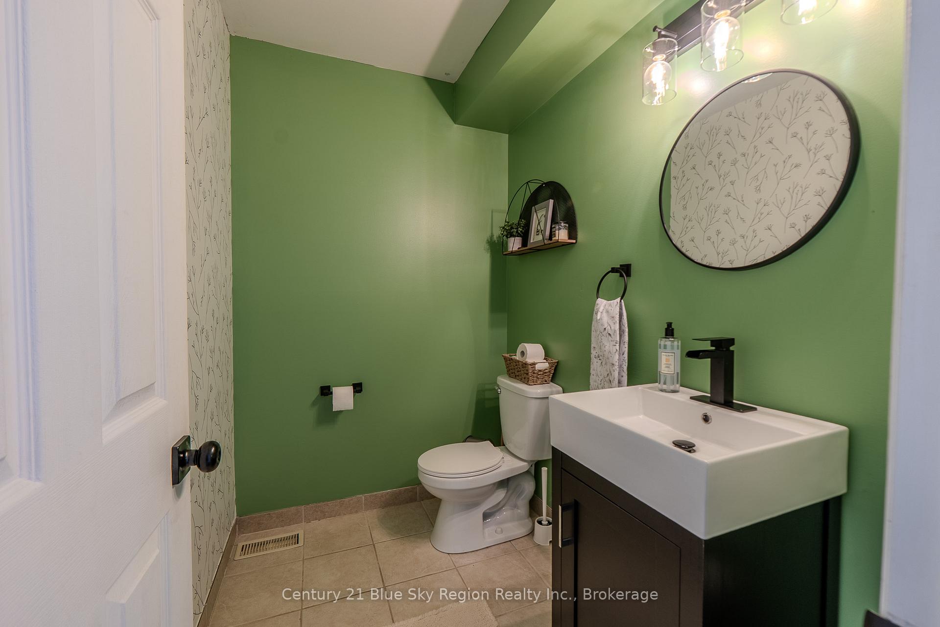 Photo 20 of 2624 Connaught Avenue, North Bay, Birchaven — HOMEH