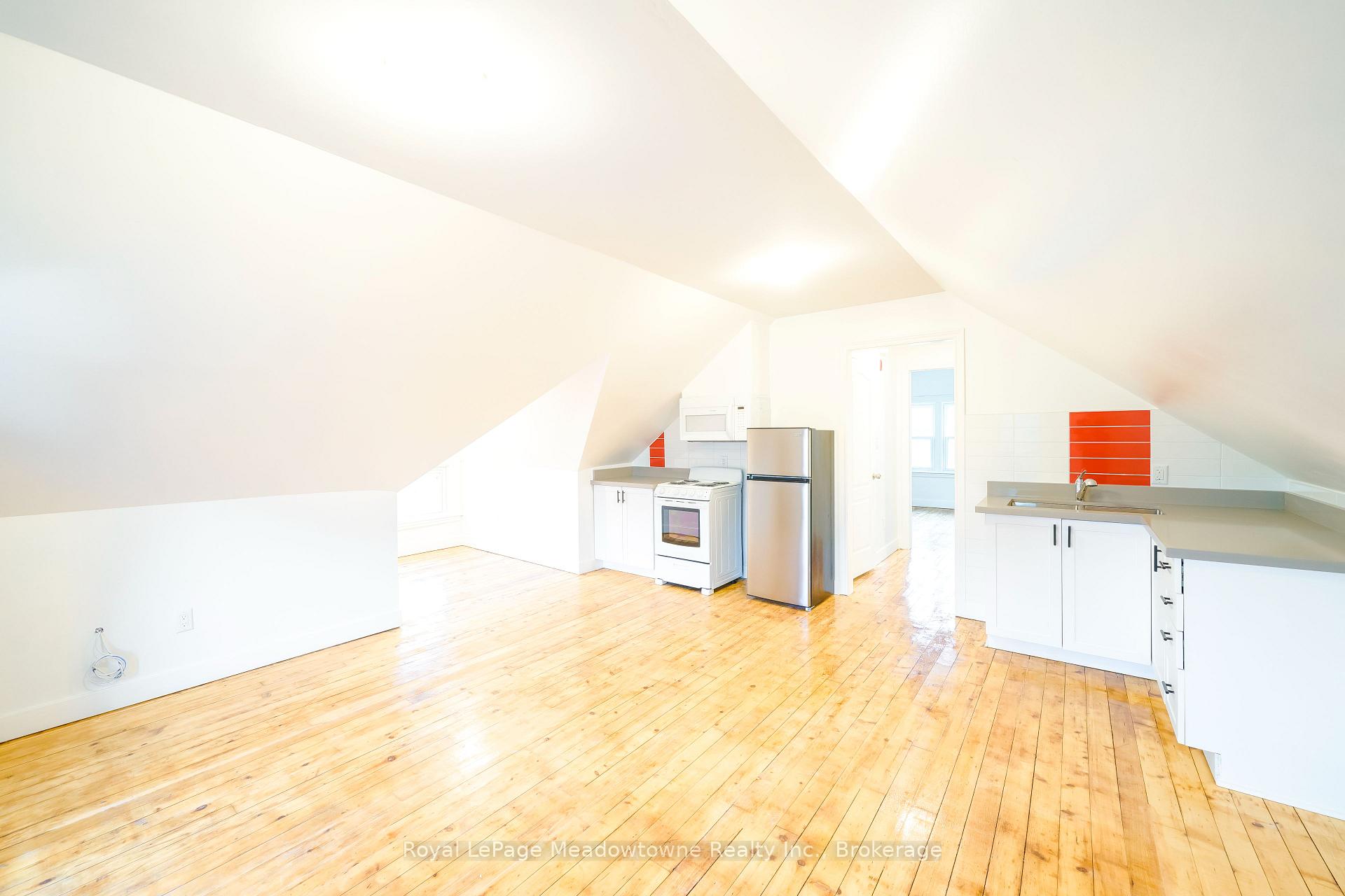 Photo 2 of Unit 3, 358 Main Street E, Milton, Old Milton — HOMEH