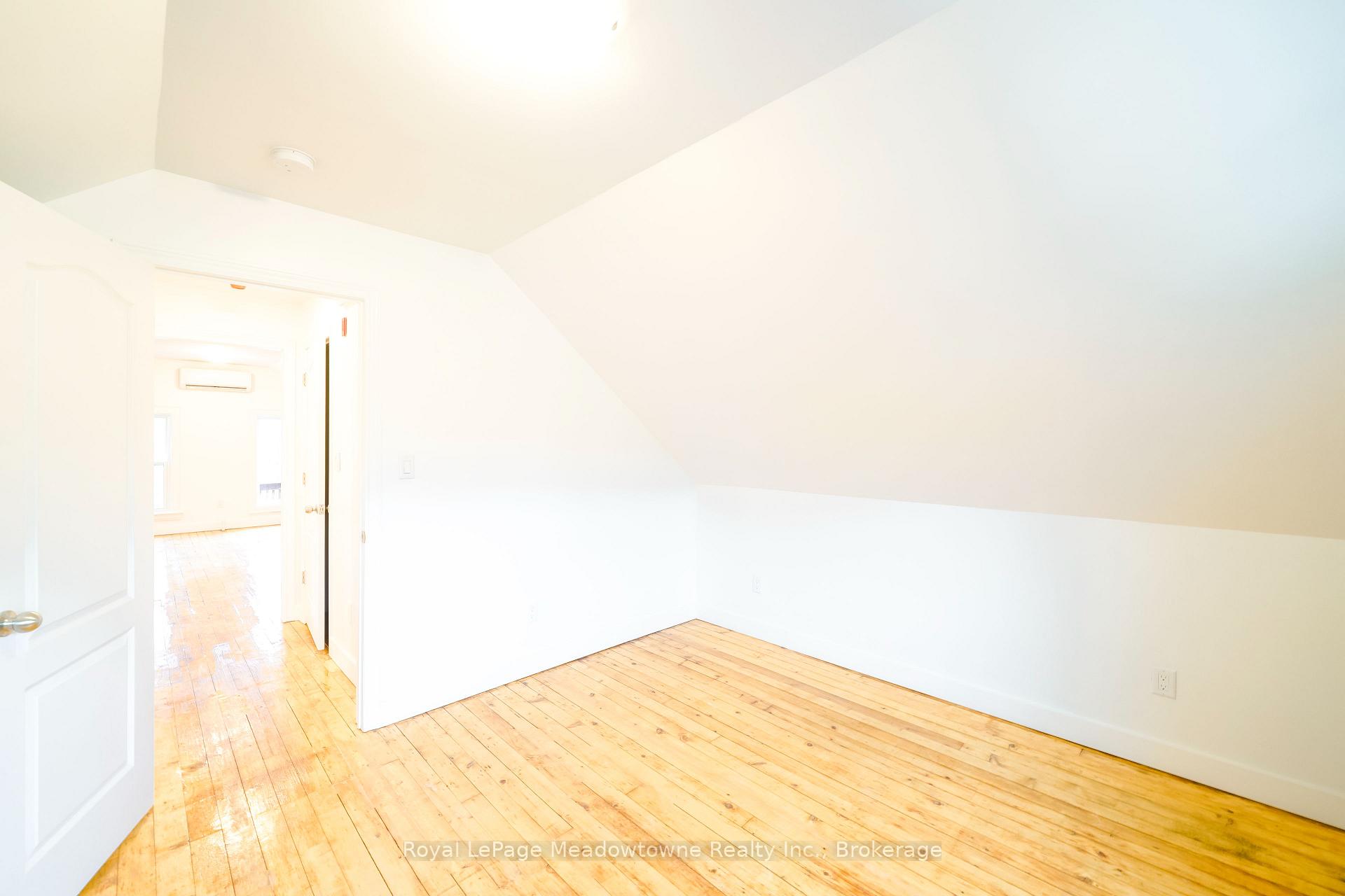 Photo 4 of Unit 3, 358 Main Street E, Milton, Old Milton — HOMEH