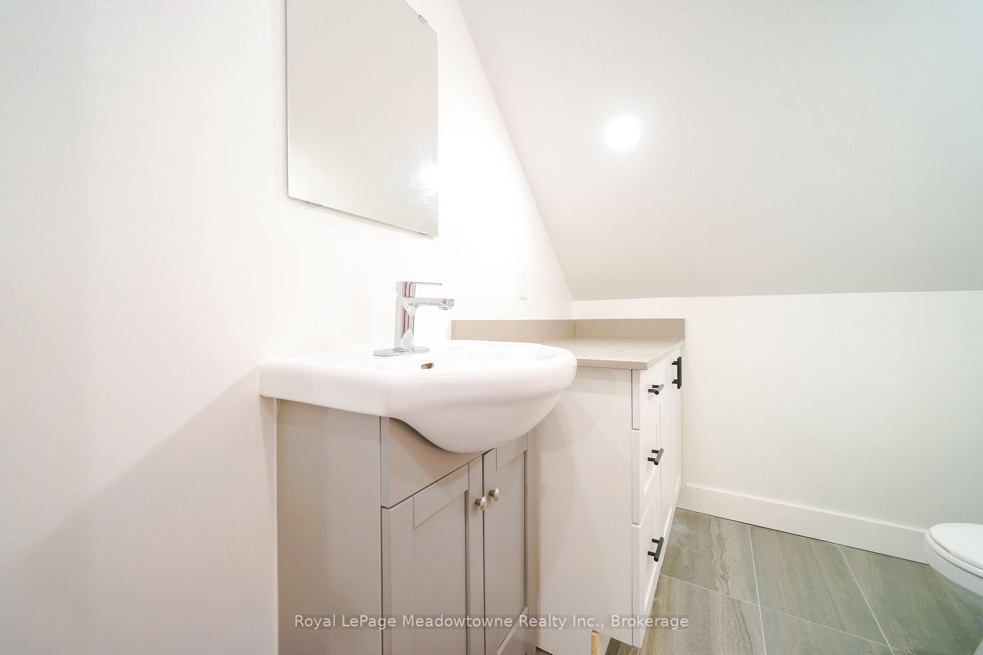 Photo 5 of Unit 3, 358 Main Street E, Milton, Old Milton — HOMEH