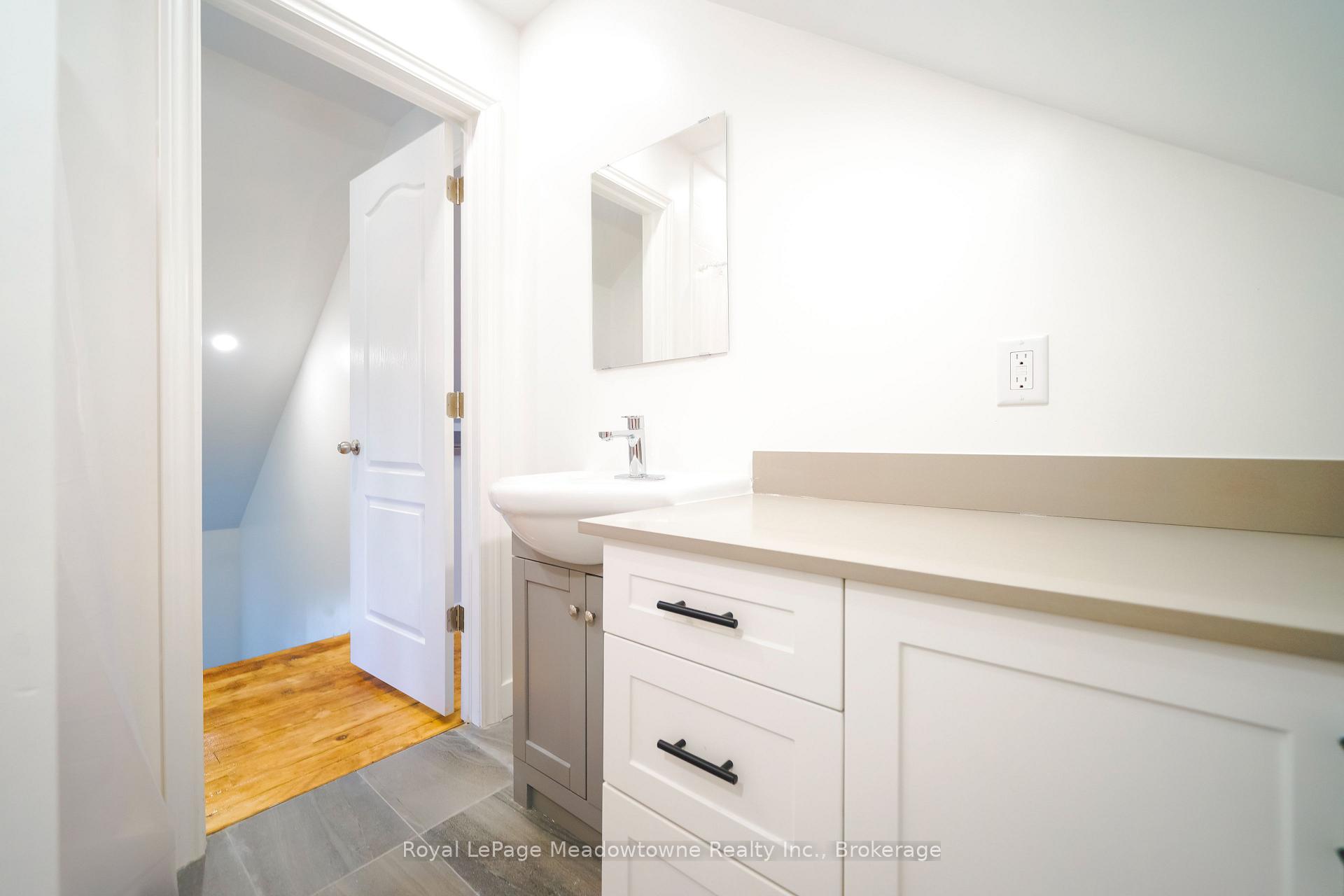 Photo 8 of Unit 3, 358 Main Street E, Milton, Old Milton — HOMEH
