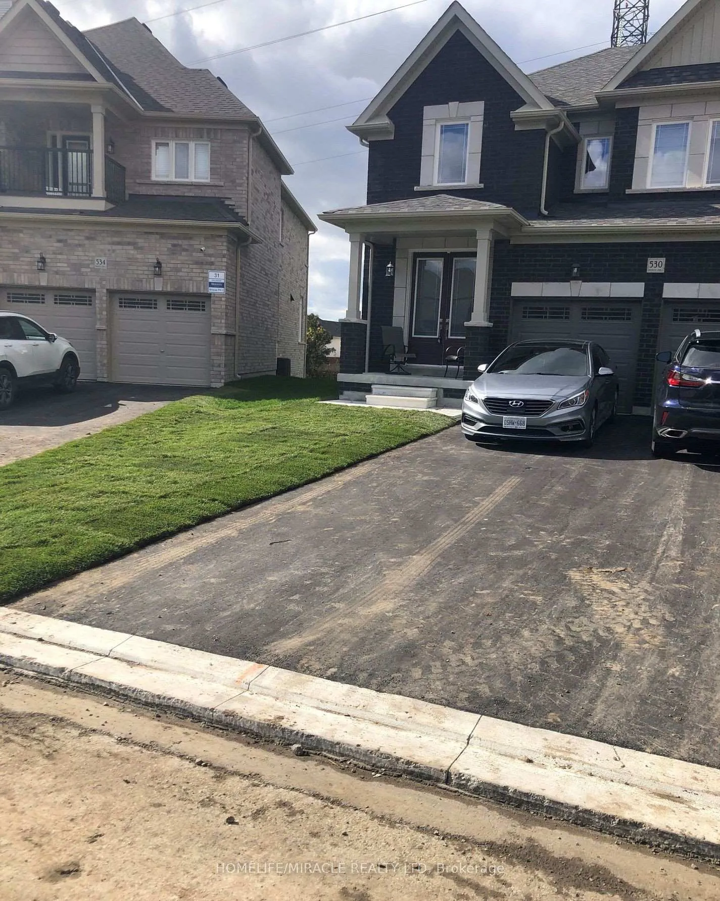 Photo 2 of Unit Upper, 530 Askew Court, Oshawa, Taunton — HOMEH