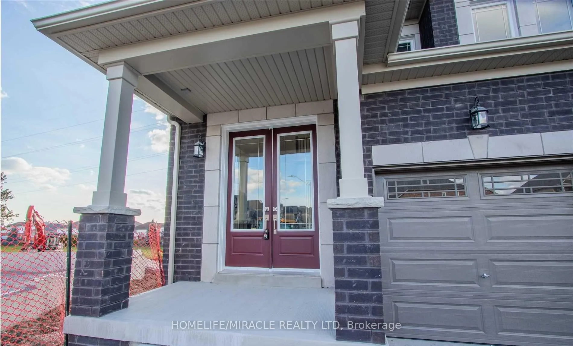 Photo 3 of Unit Upper, 530 Askew Court, Oshawa, Taunton — HOMEH