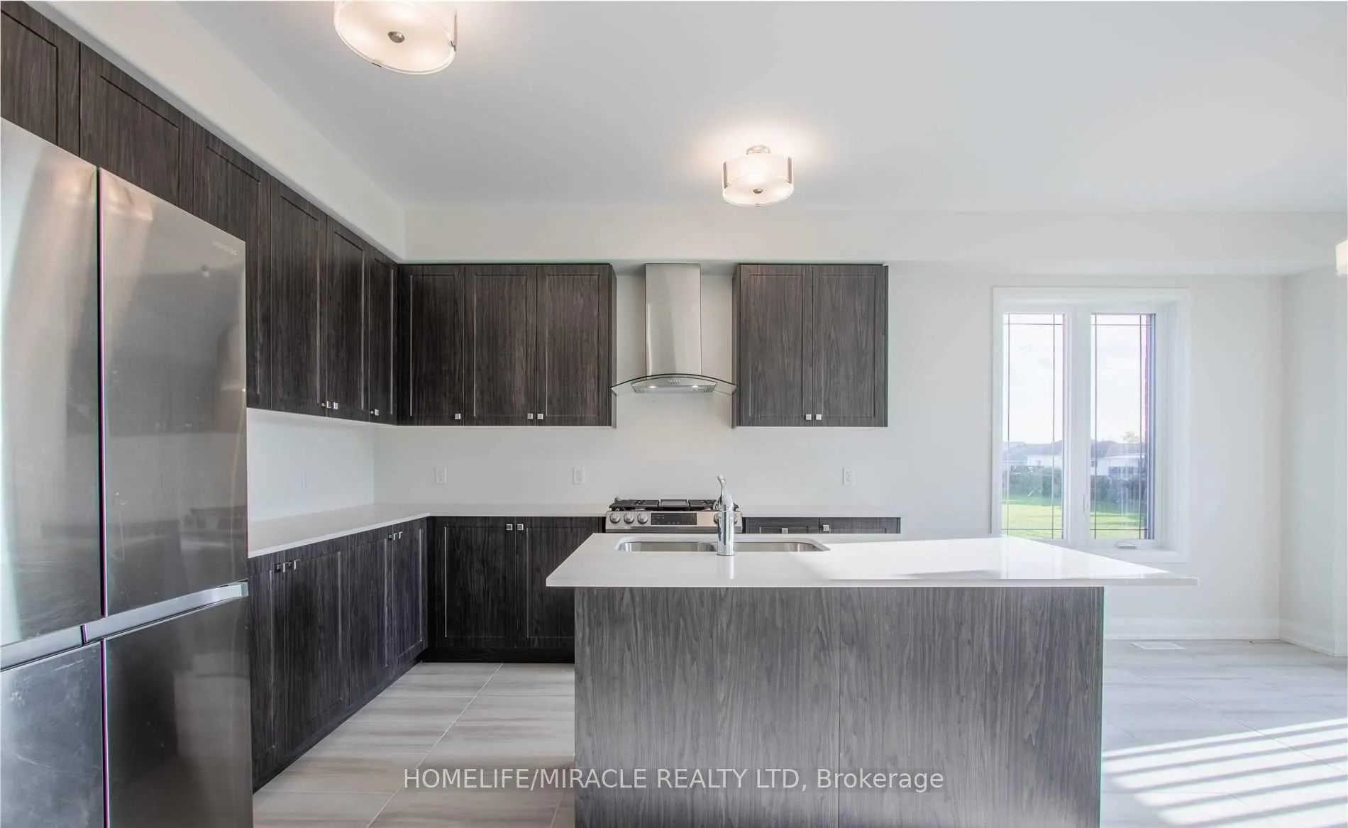 Photo 11 of Unit Upper, 530 Askew Court, Oshawa, Taunton — HOMEH