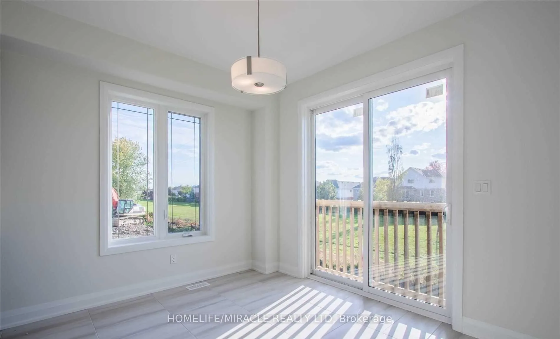 Photo 13 of Unit Upper, 530 Askew Court, Oshawa, Taunton — HOMEH