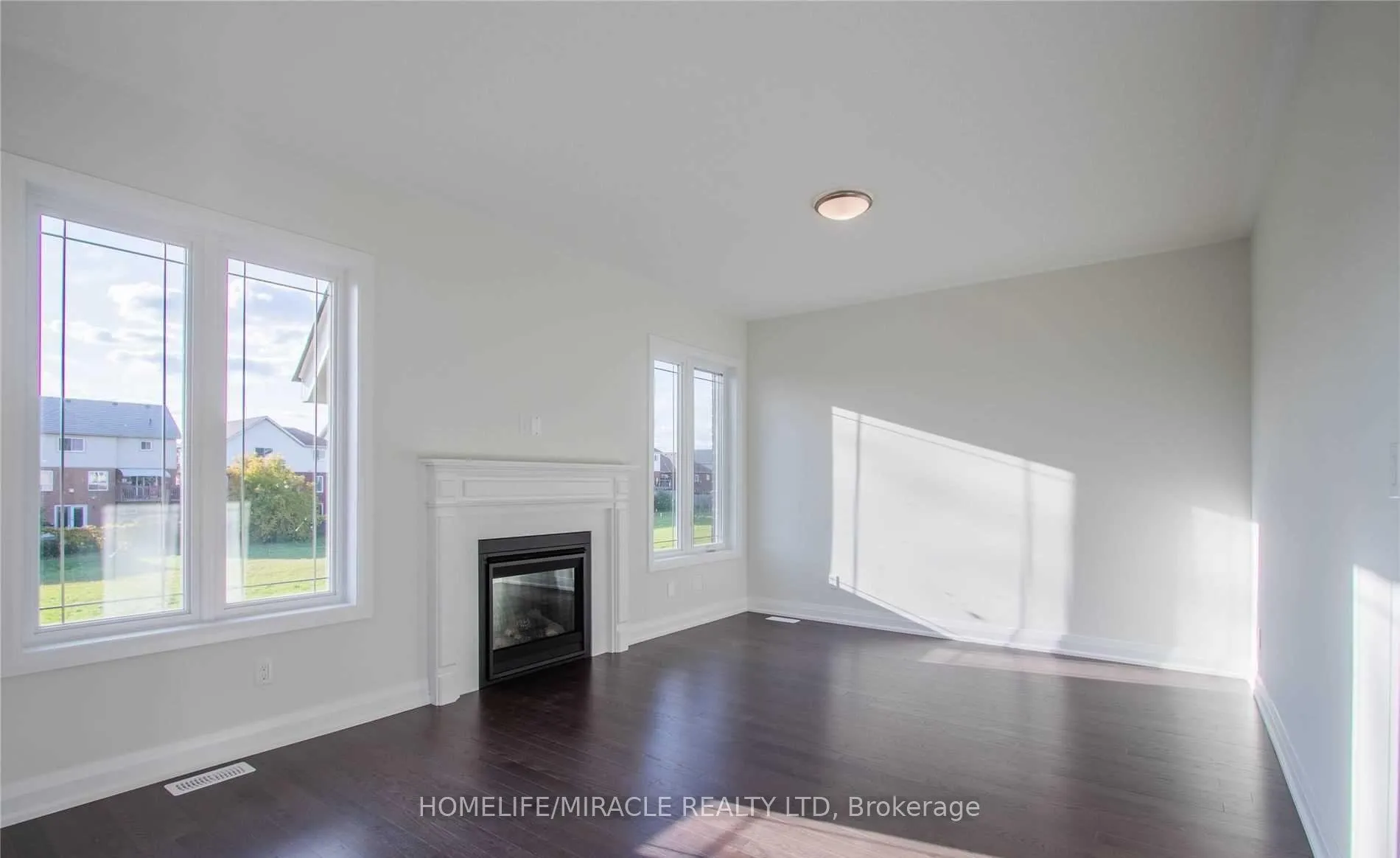 Photo 14 of Unit Upper, 530 Askew Court, Oshawa, Taunton — HOMEH