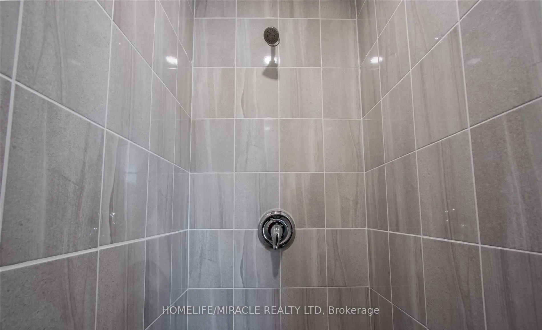 Photo 23 of Unit Upper, 530 Askew Court, Oshawa, Taunton — HOMEH